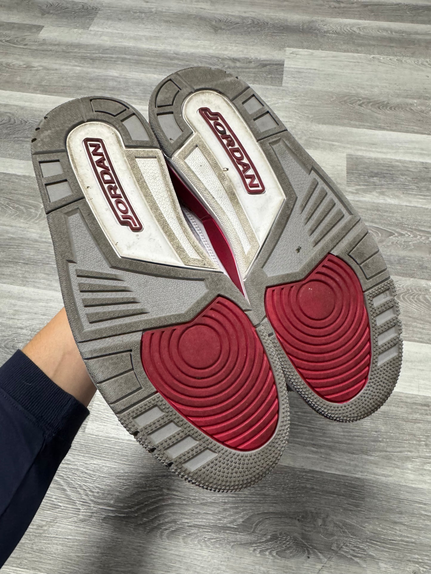 Jordan 3 Cardinal Red / Preowned