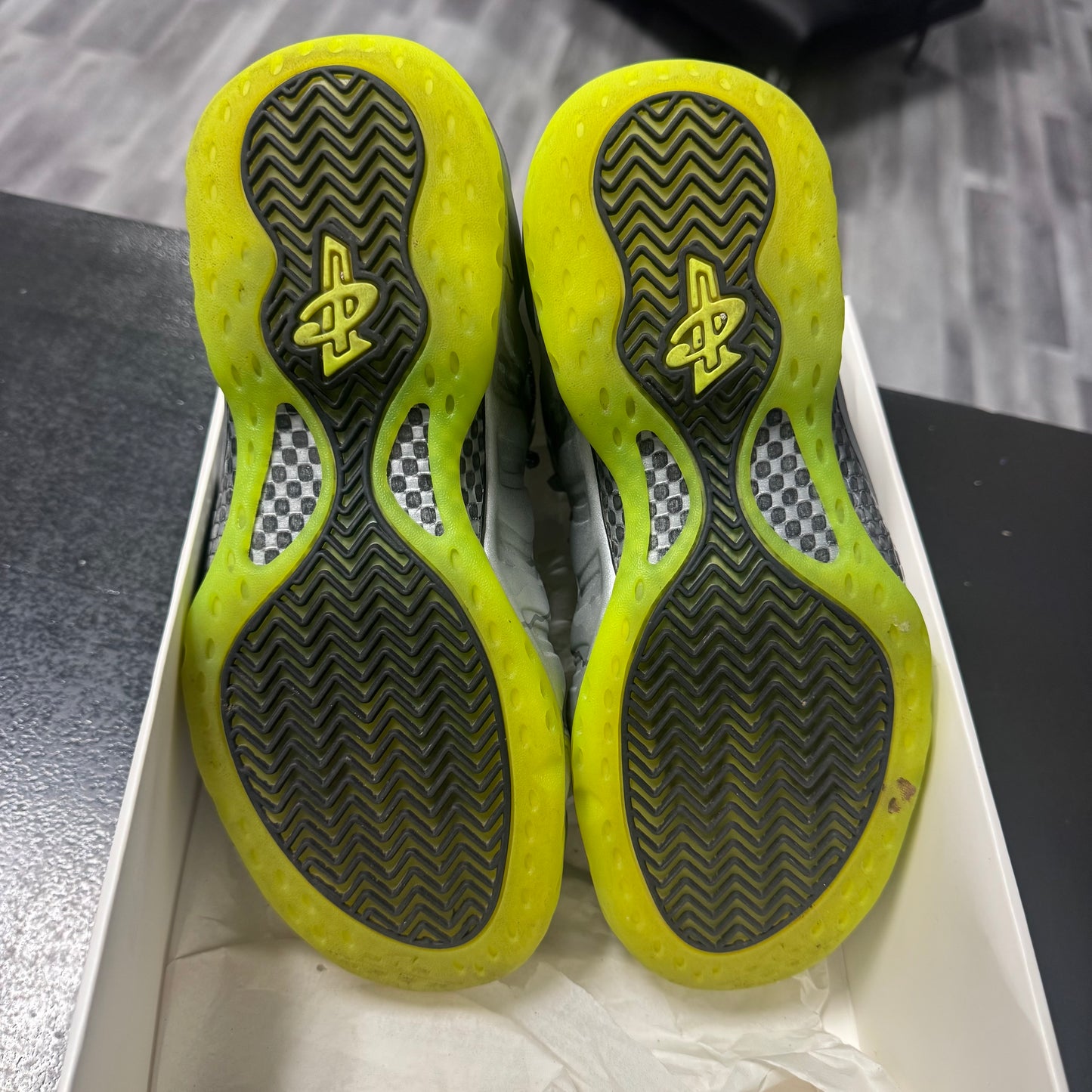 Nike Air Foamposite One Silver Volt Camo / Preowned