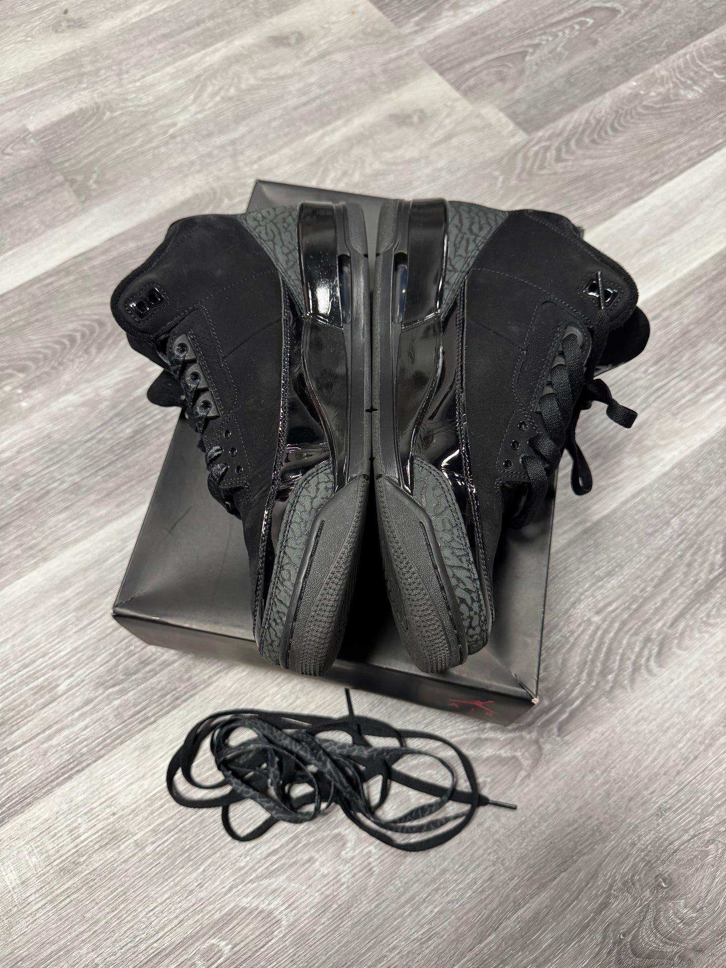 Jordan 3 Black Cat / Preowned