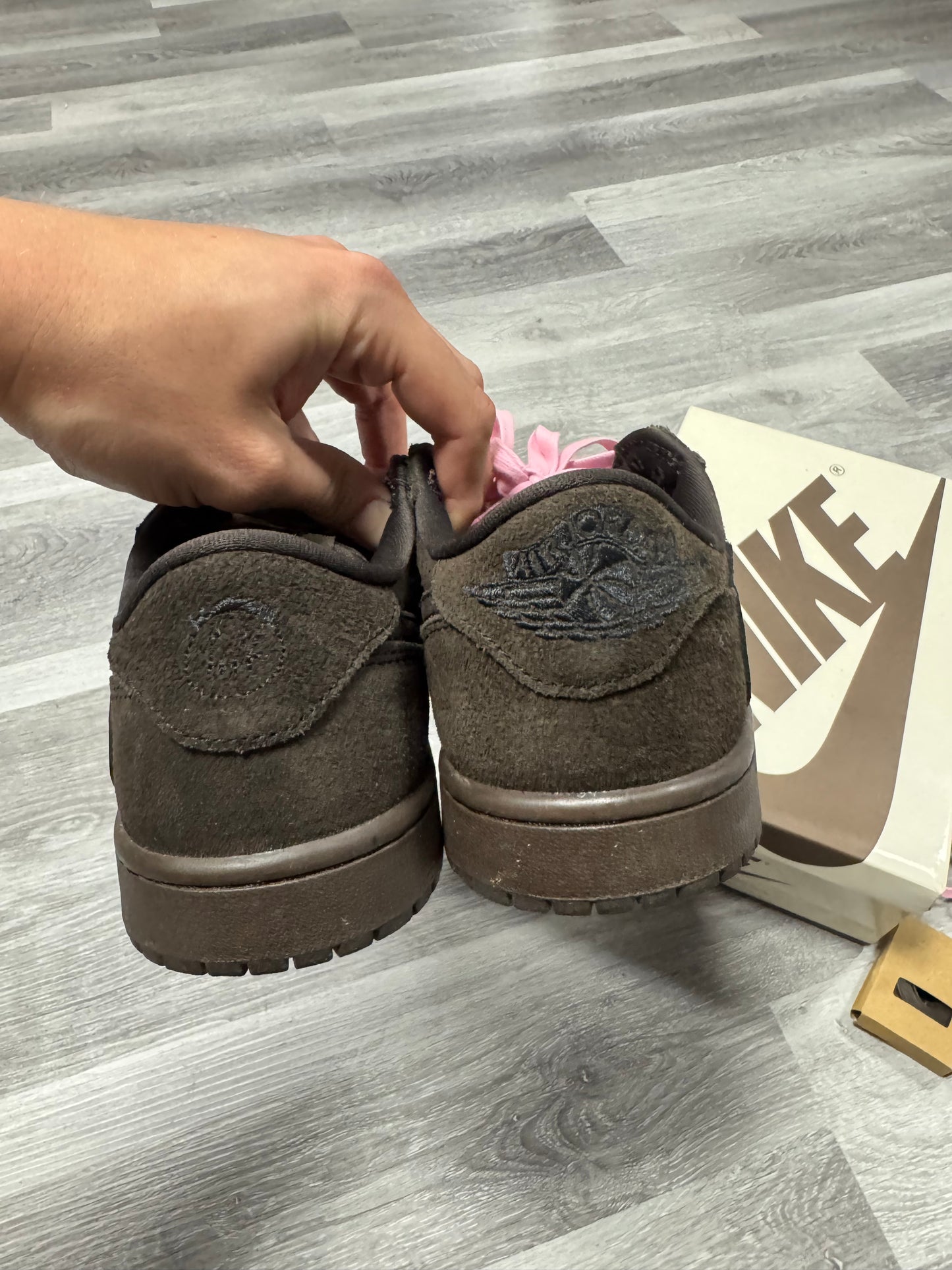 Jordan 1 Low Travis Scott Velvet Brown / Preowned
