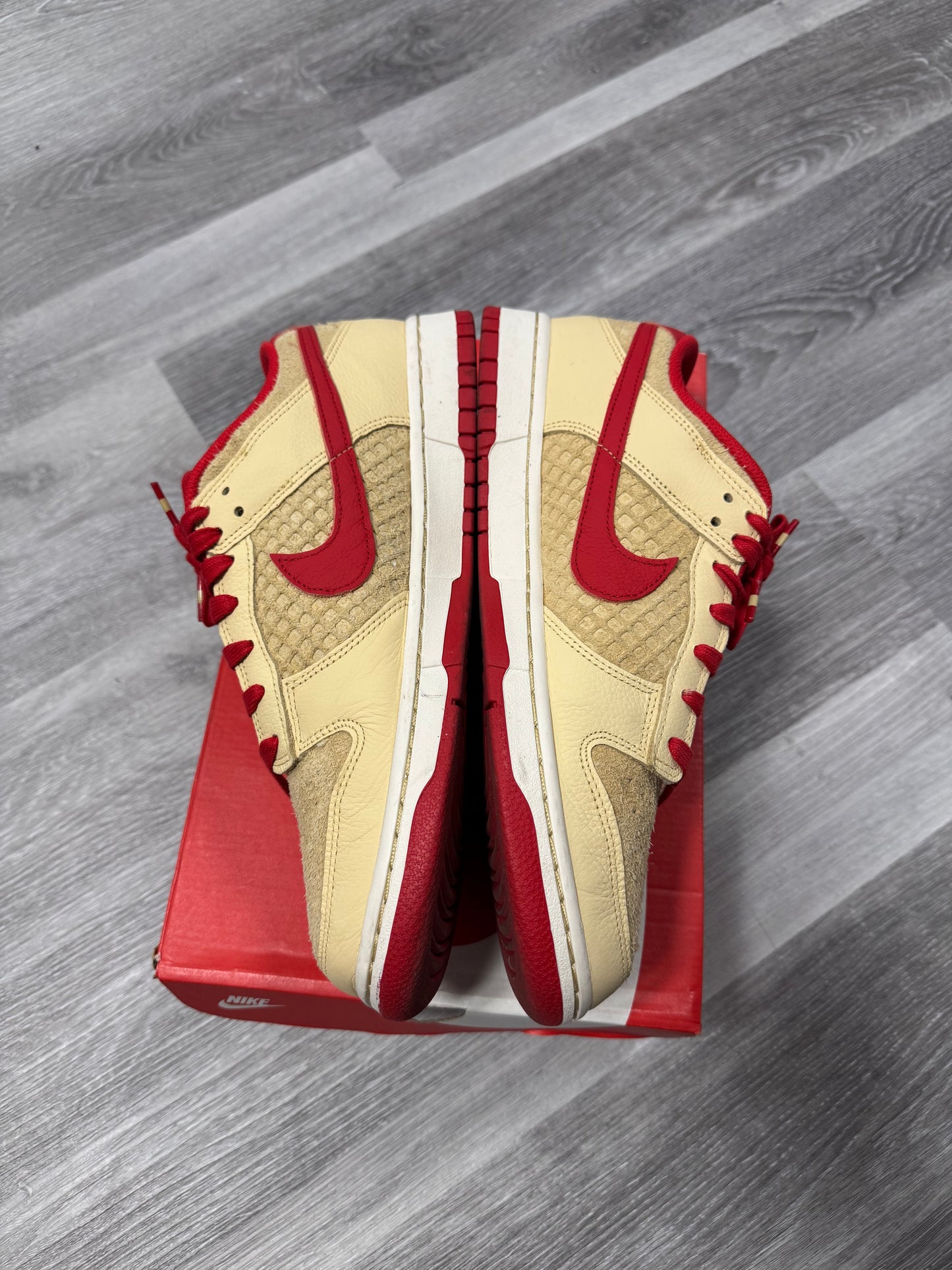 Dunk Low Strawberry Waffle / Preowned