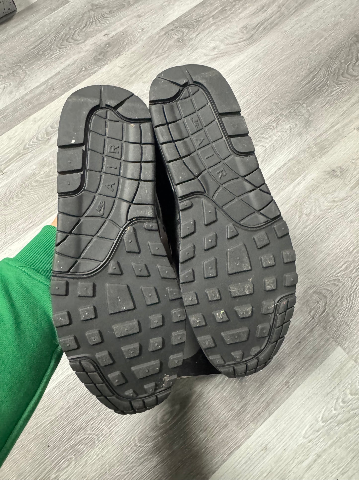 Air Max 1 '87 Supreme Black / Preowned