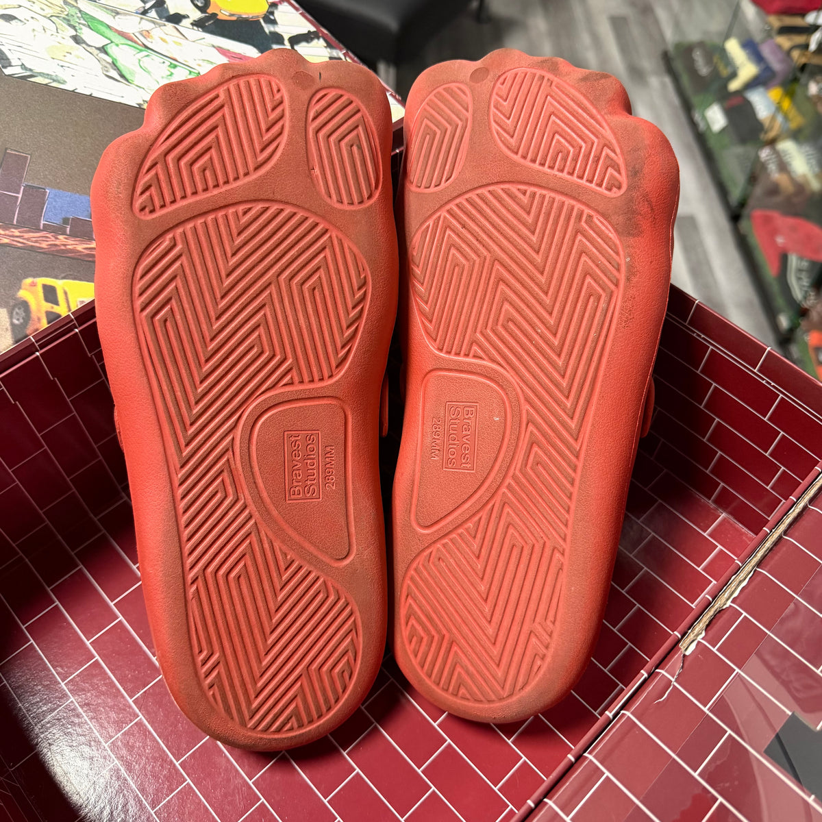 Bravest Studios Red Hulk Clogs / Preowned