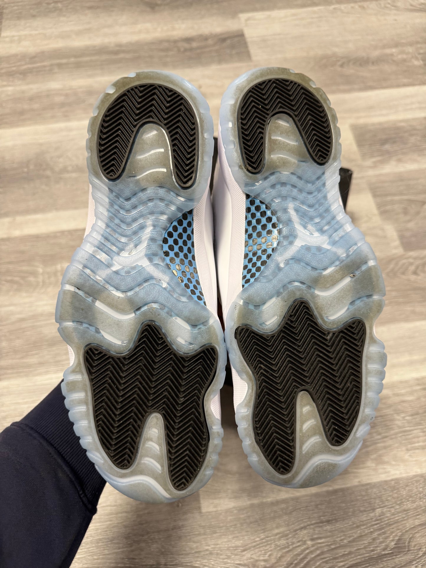 Jordan 11 Legend Blue / Preowned