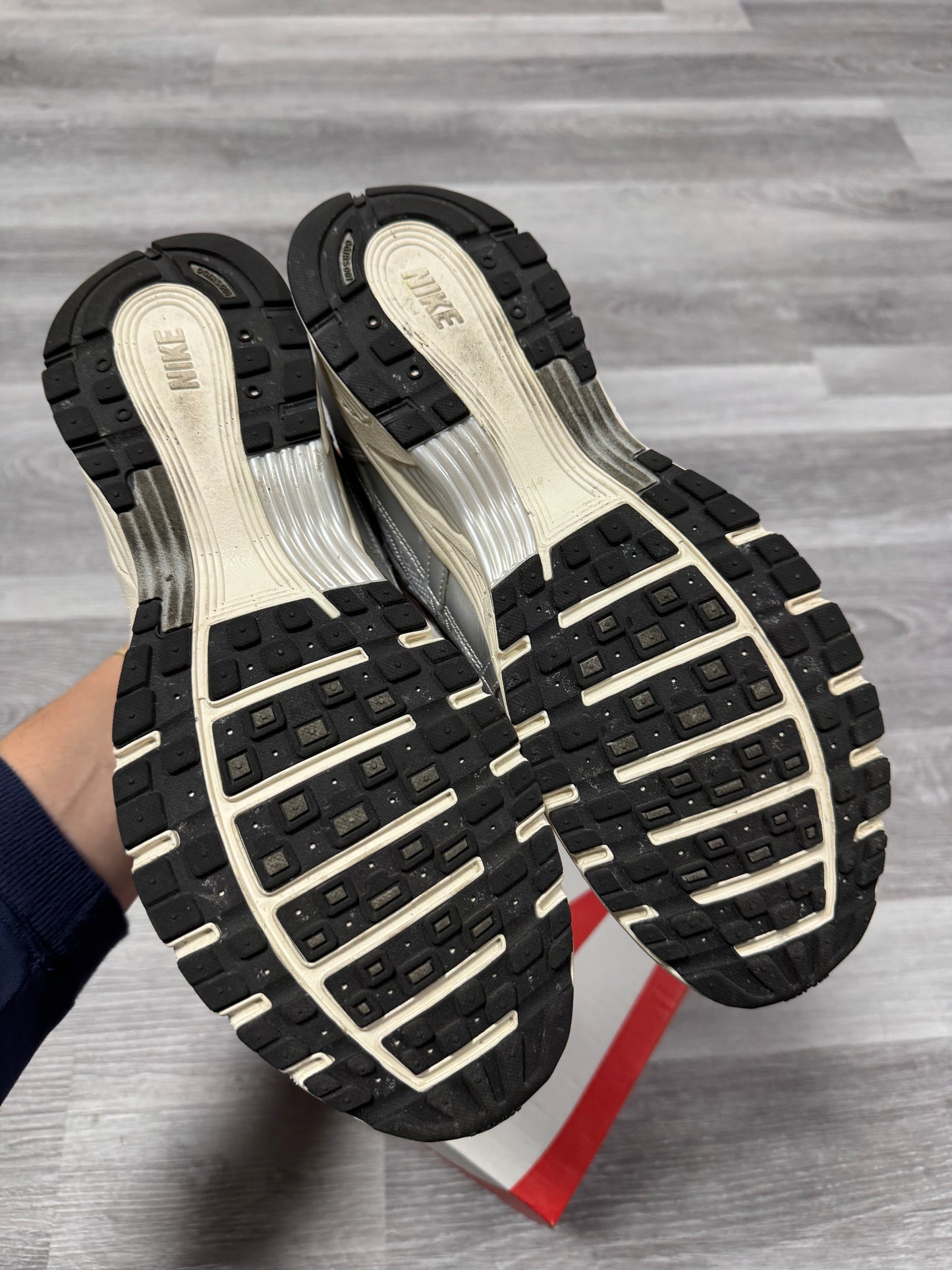 Nike P-6000 Metallic Silver / Preowned