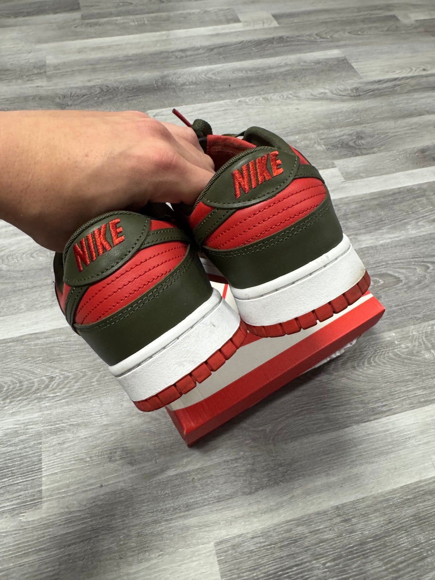 Dunk Low Mystic Red Cargo Khaki / Preowned