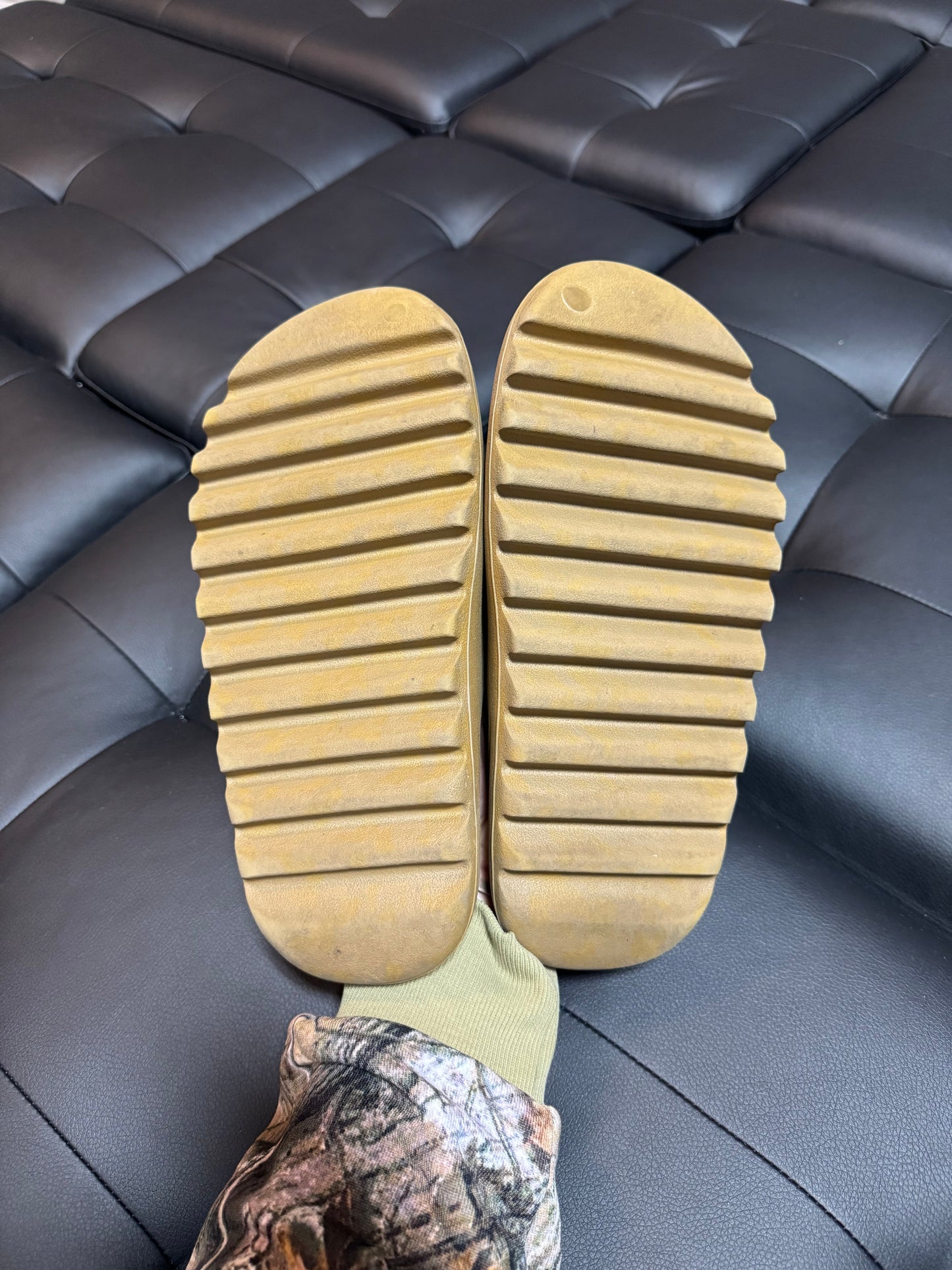 Yeezy Slide Ochre / Preowned