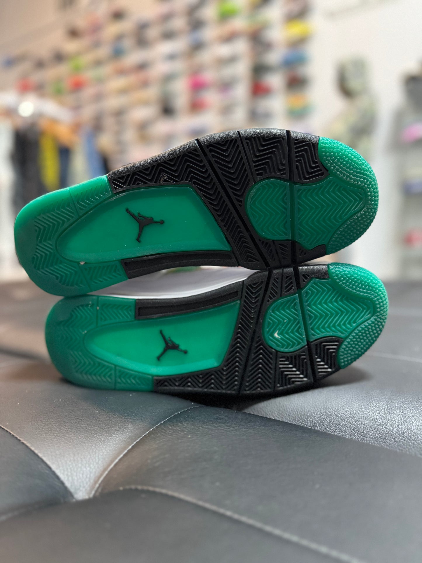 Jordan 4 Rasta / Preowned