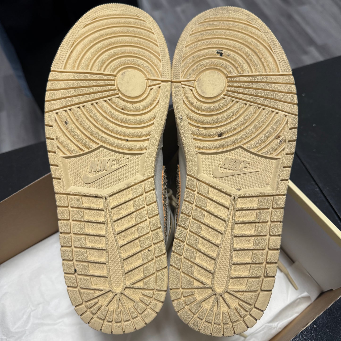 Jordan 1 Craft Vibrations Of Naija / Preowned