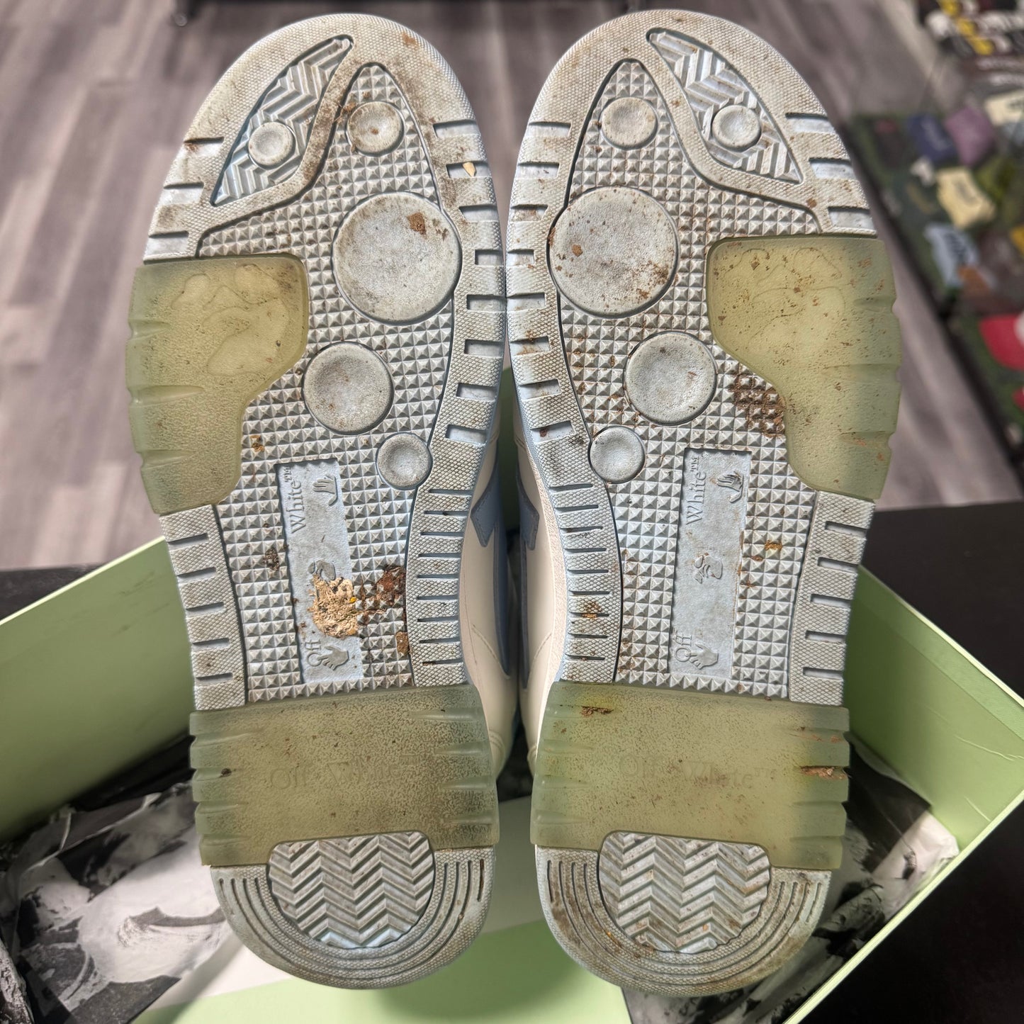 Off-White Out of Office Light Blue / Preowned