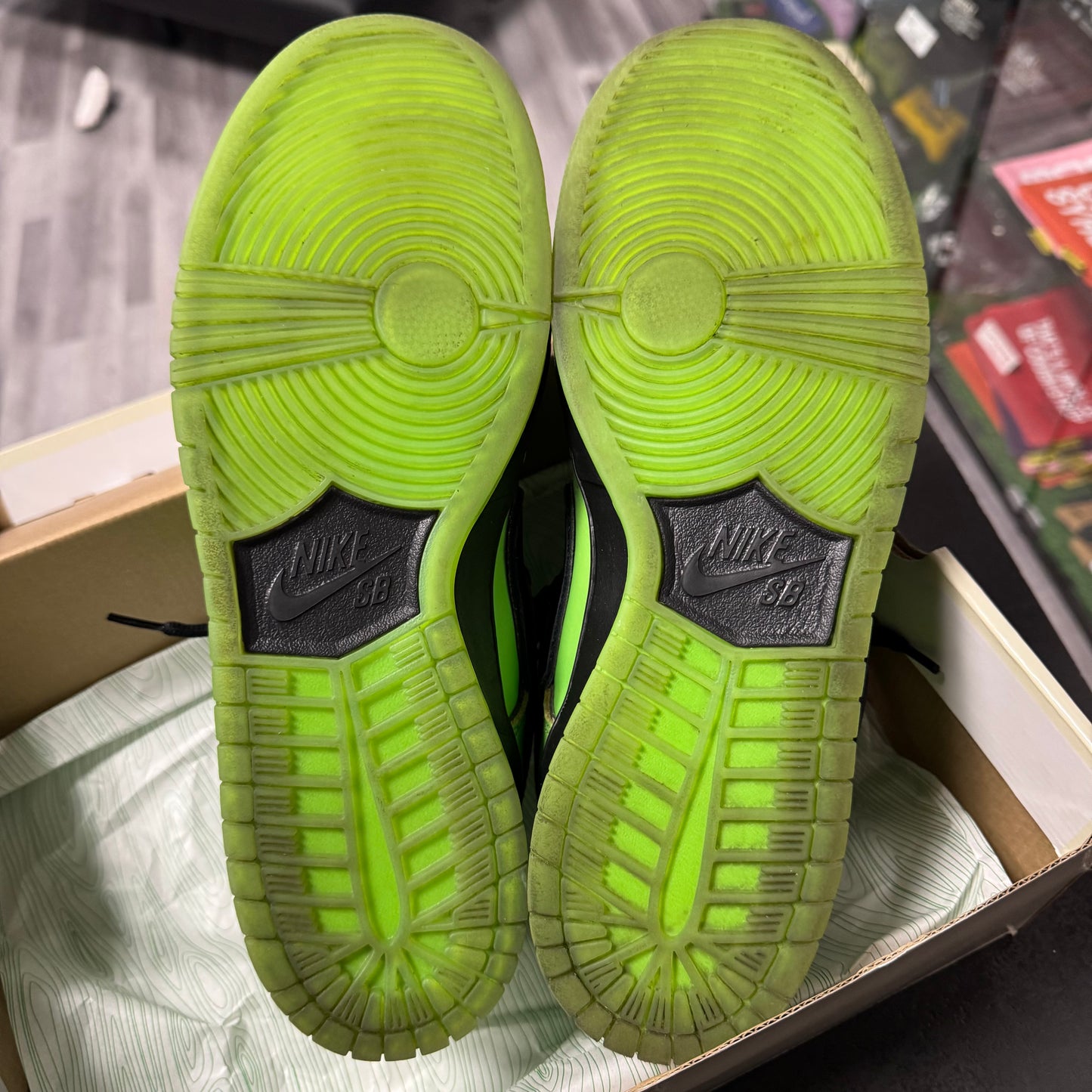 Dunk Low SB Powerpuff Buttercup / Preowned