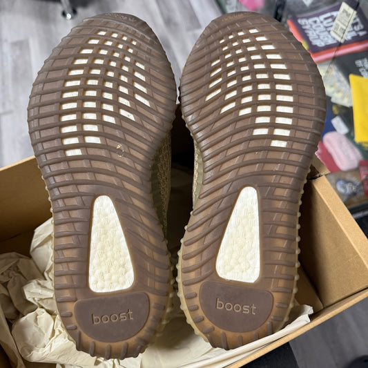 Yeezy 350 Sand Taupe / Preowned