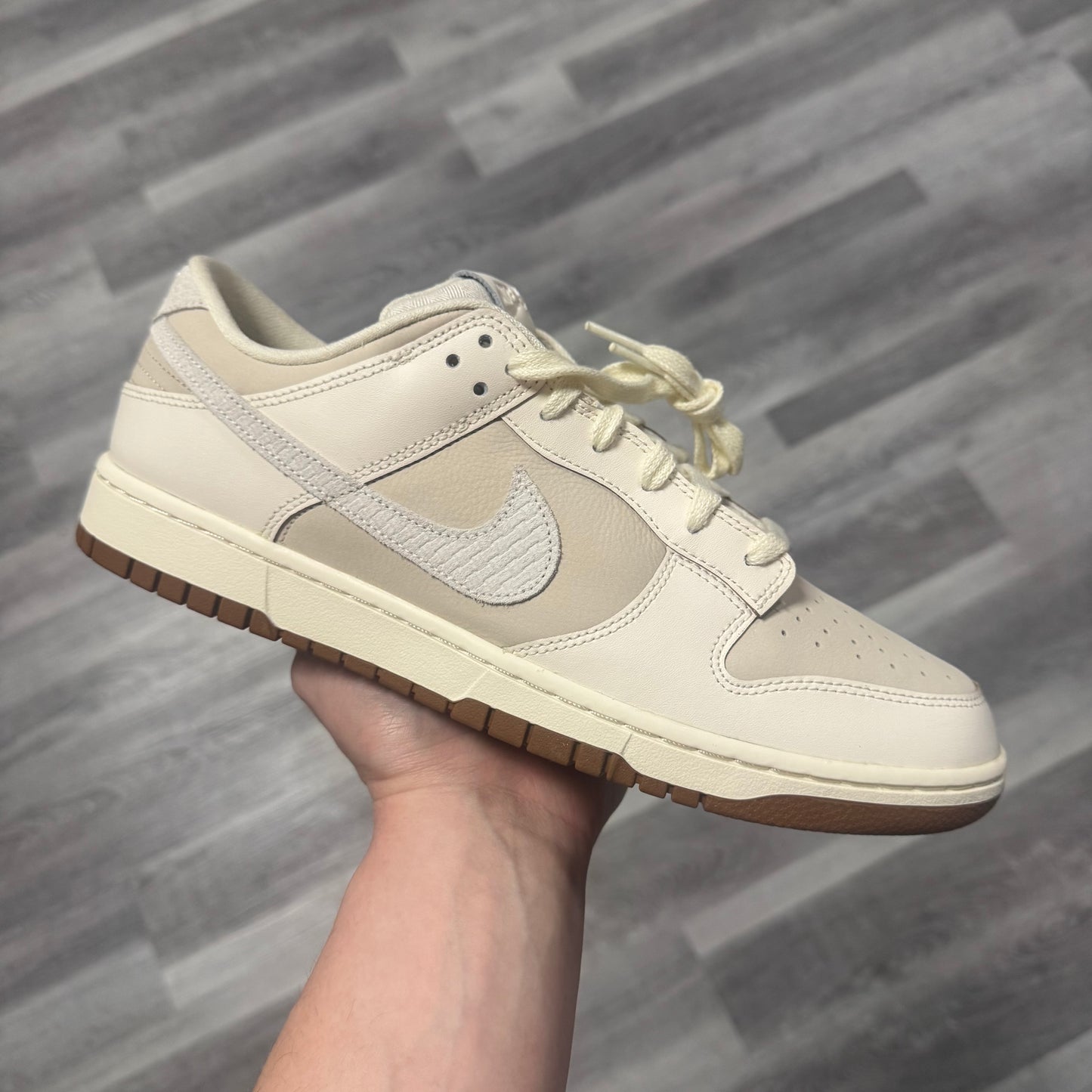 Dunk Low Pearl White / Brand New