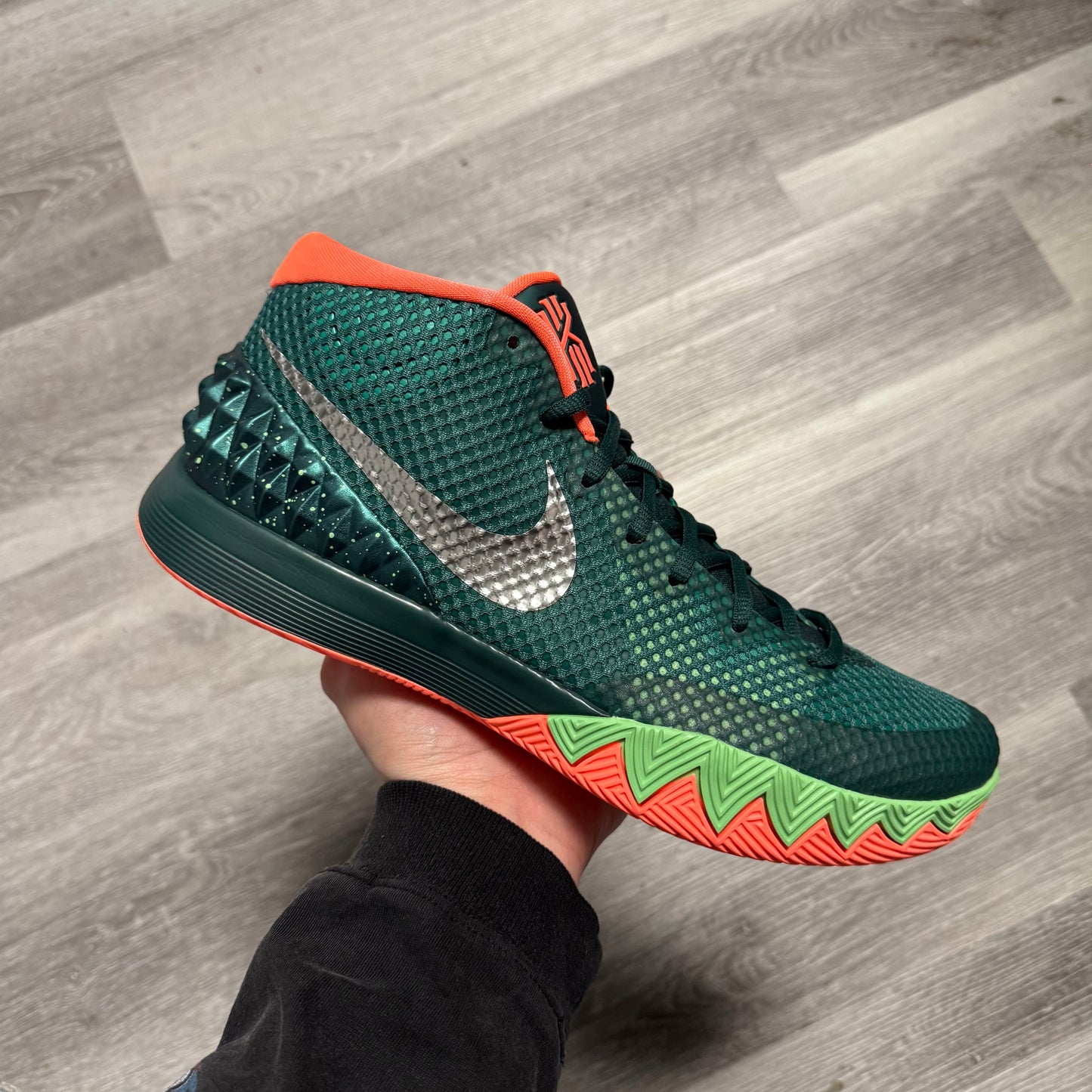 Kyrie 1 Venus Flytrap / Brand New