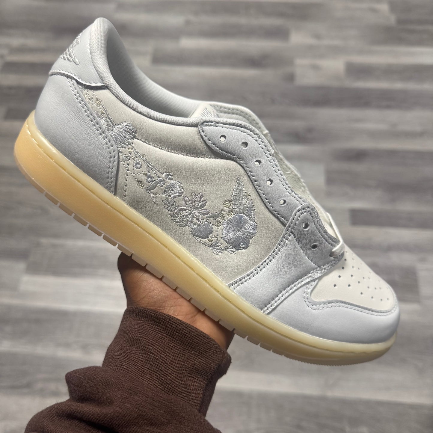 Jordan 1 Low Rabbit Floral Swoosh / Brand New