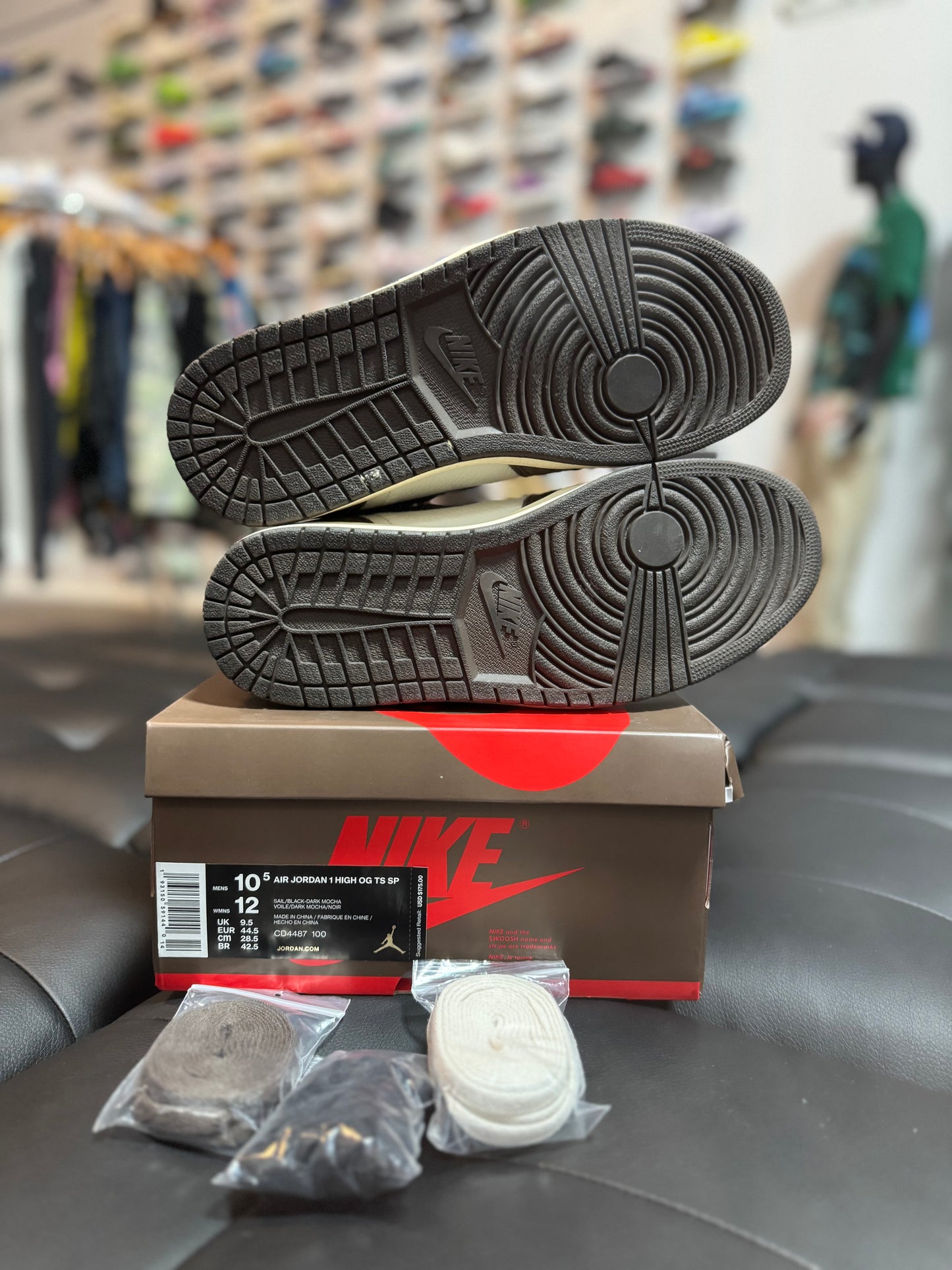 Jordan 1 High Travis Scott Mocha / Preowned