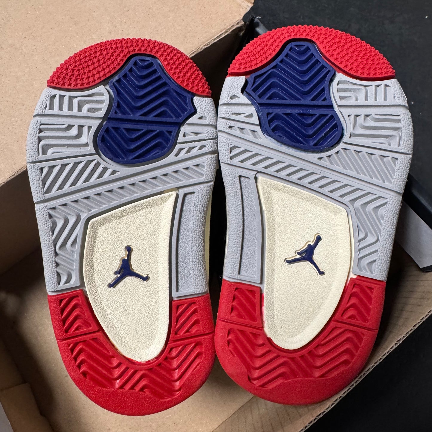 Jordan 4 Rare Air (White Lettering) / Preowned
