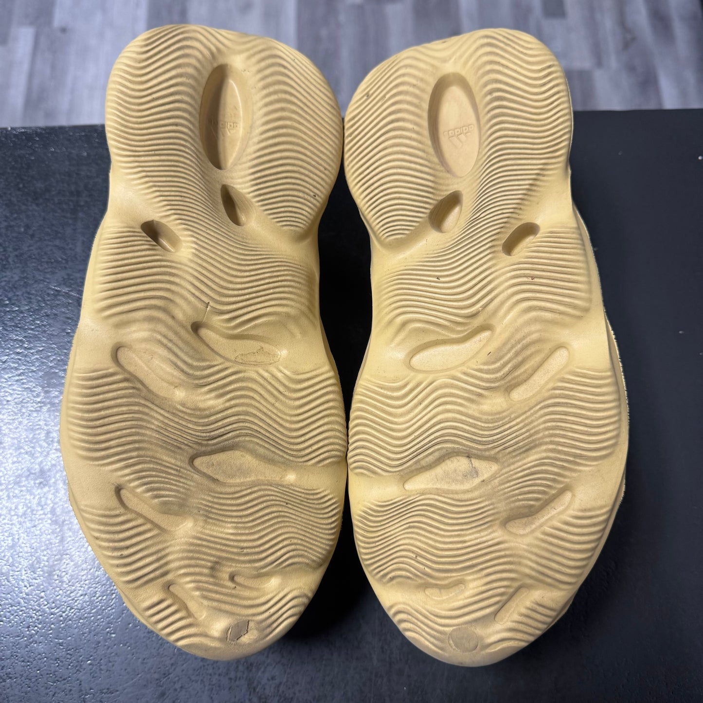 Yeezy Foam Runner Sulfur / Preowned