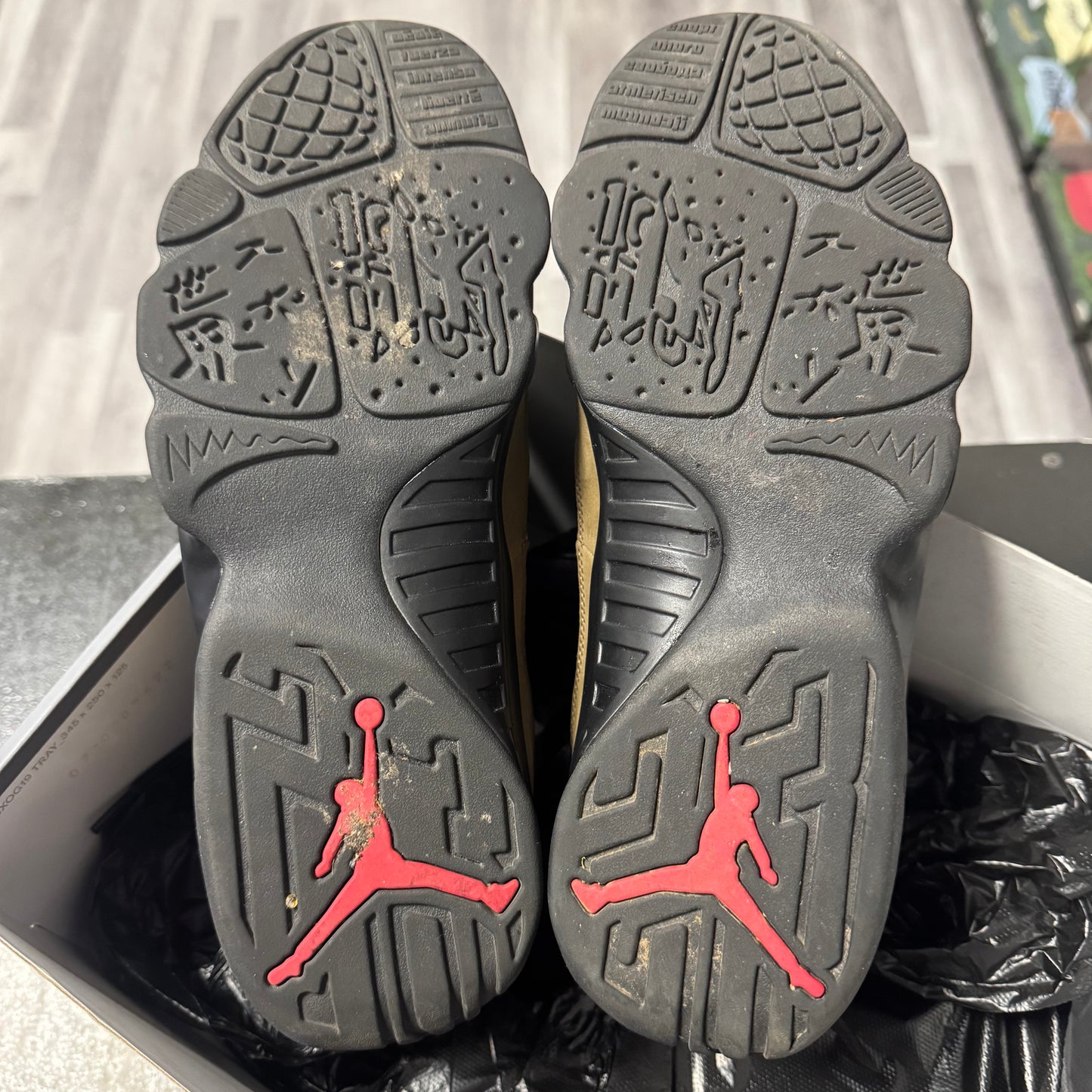 Jordan 9 Olive / Preowned