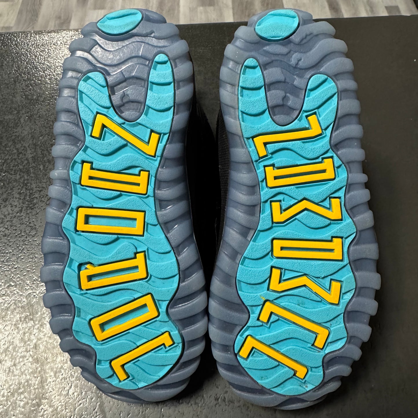 Jordan 11 Gamma / Preowned