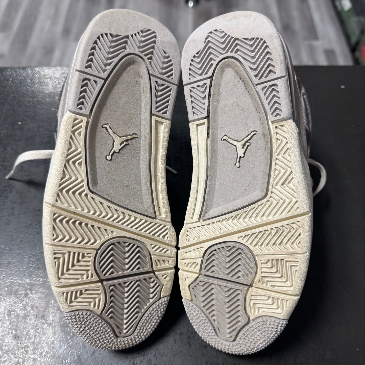 Jordan 4 Frozen Moments / Preowned