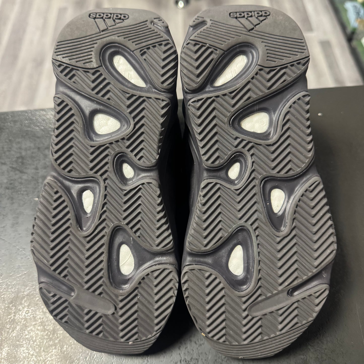 Yeezy 700 Vanta / Preowned