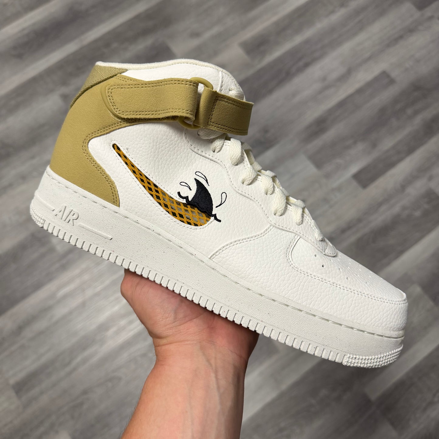 Air Force 1 Mid Sun Club White Shark Fin / Brand New