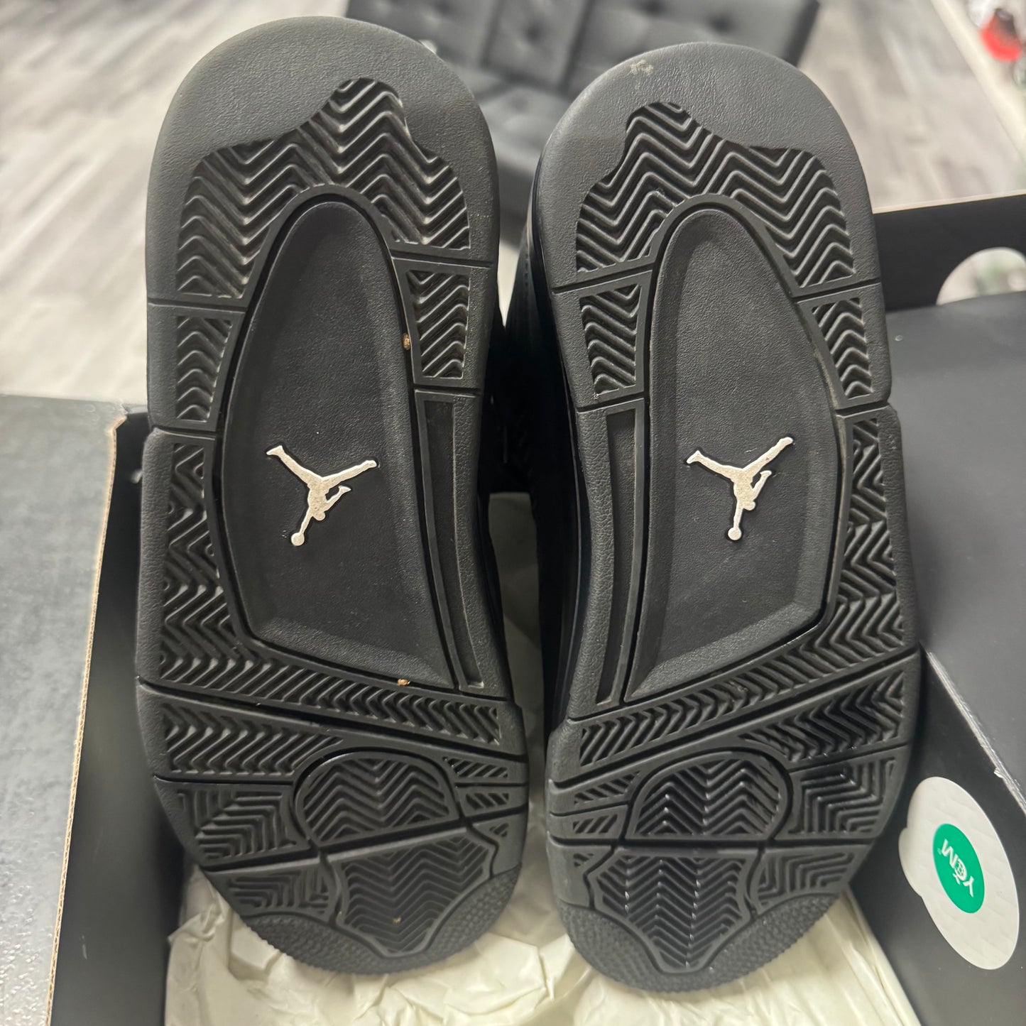 Jordan 4 Black Cat / Preowned