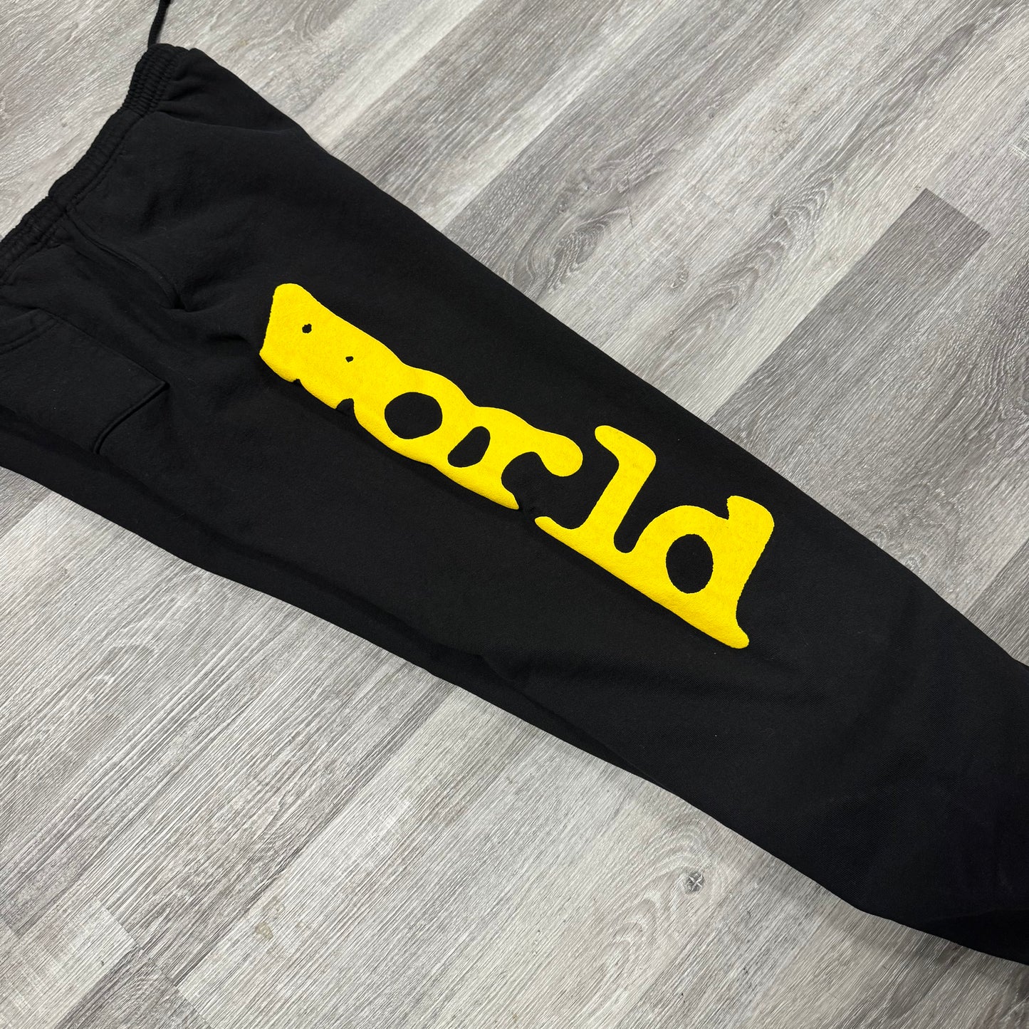 Sp5der Beluga Sweatpants (Black/Yellow)