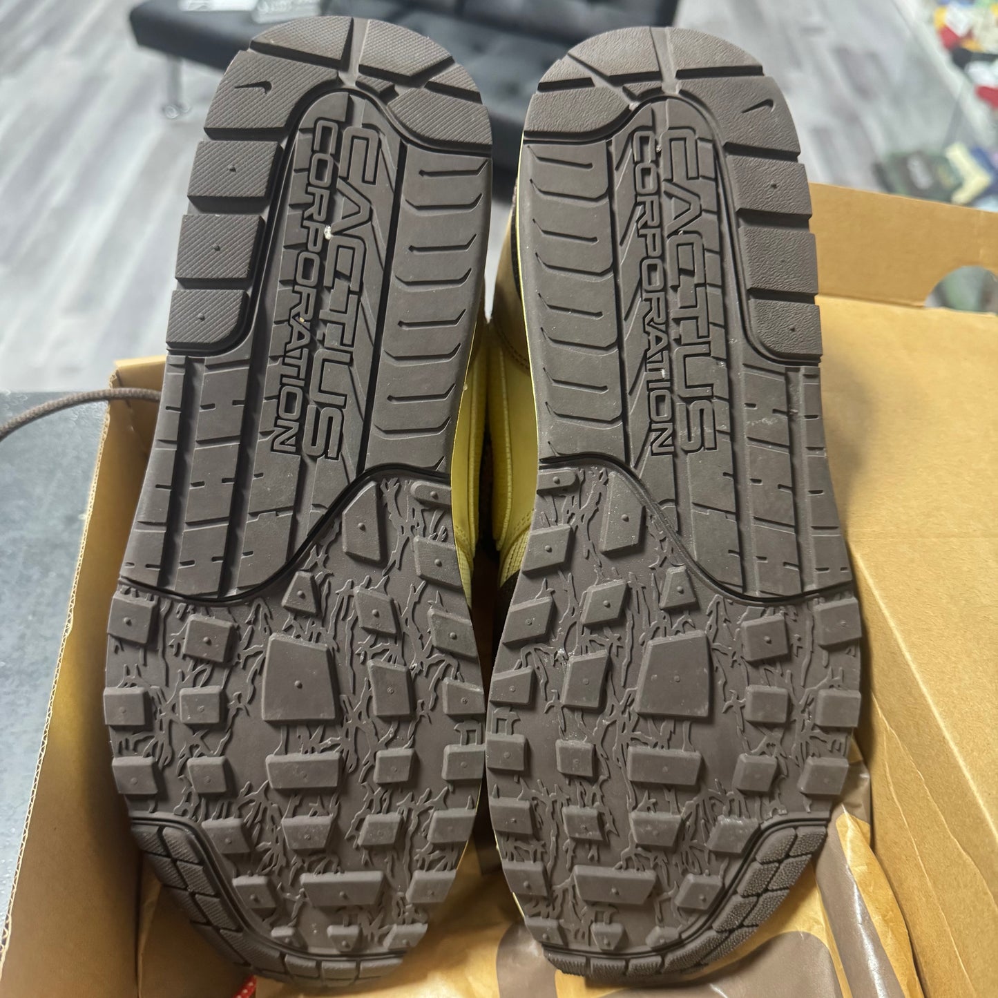 Nike Air Max Travis Scott Baroque Brown / Preowned