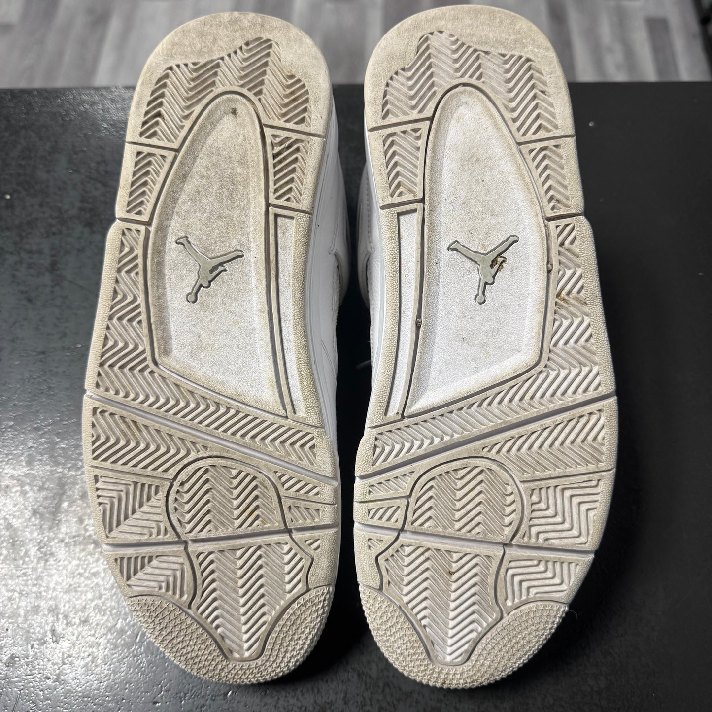 Jordan 4 Pure Money / Preowned