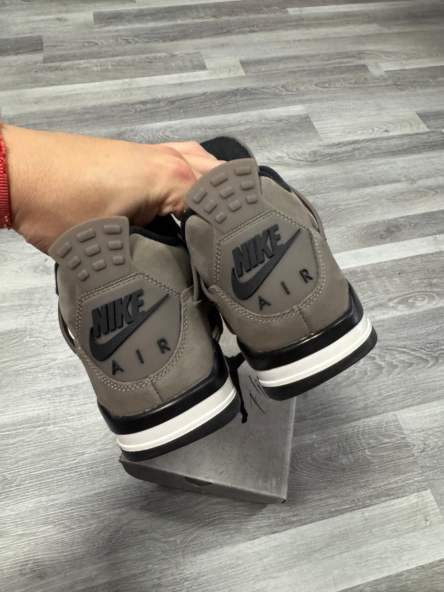 Jordan 4 Cave Stone / Preowned