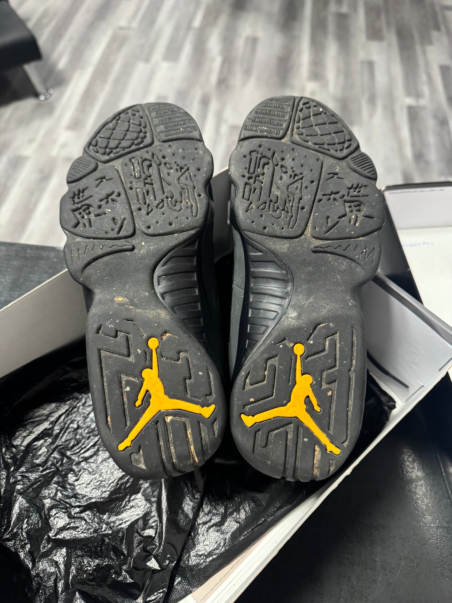 Jordan 9 University Gold / Preowned