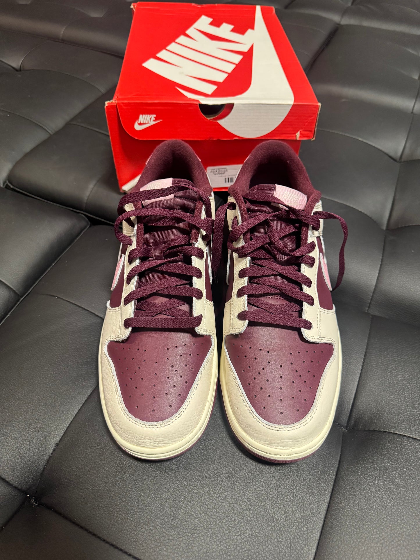Dunk Low Valentines Day / Preowned