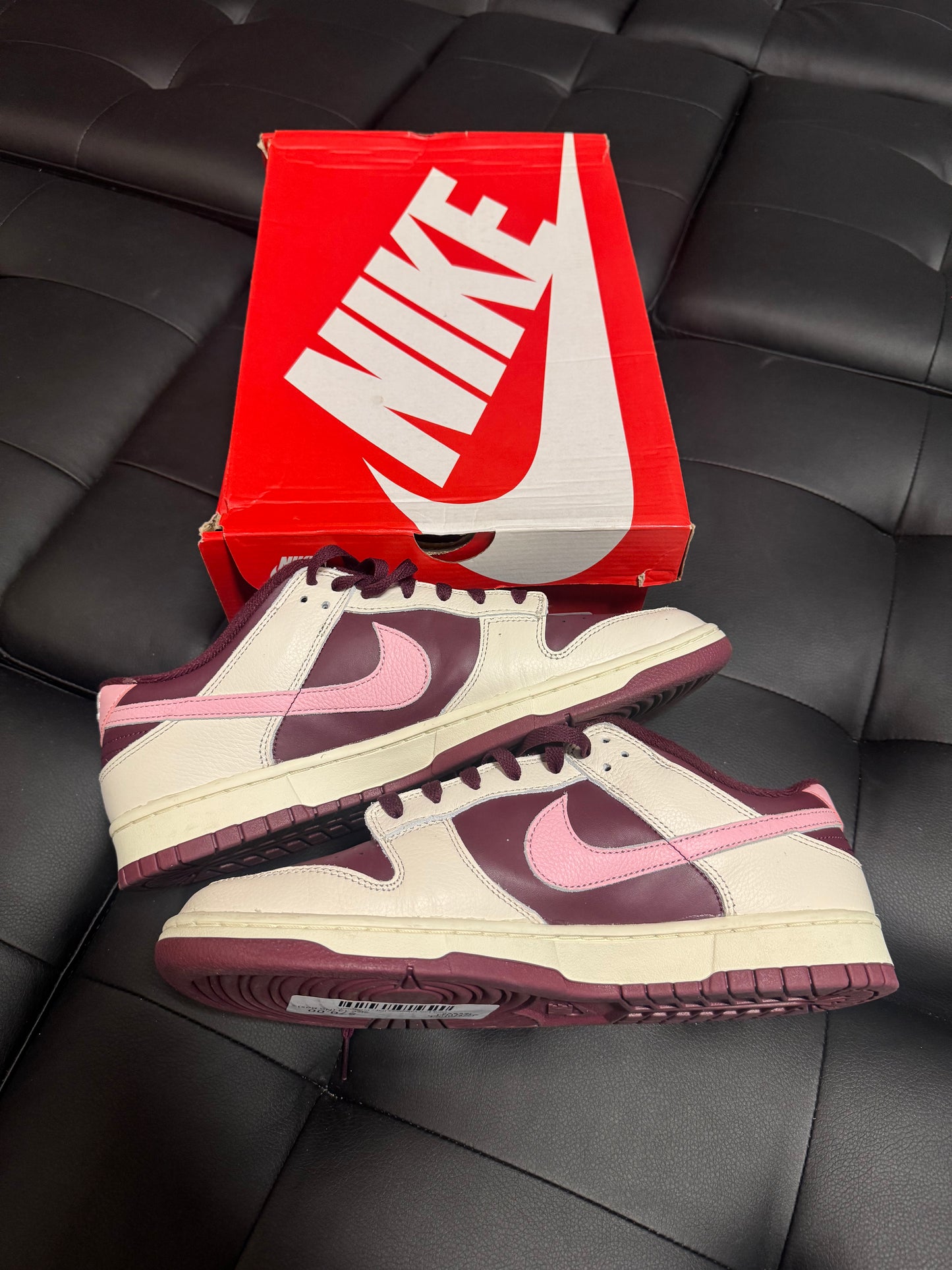 Dunk Low Valentines Day / Preowned