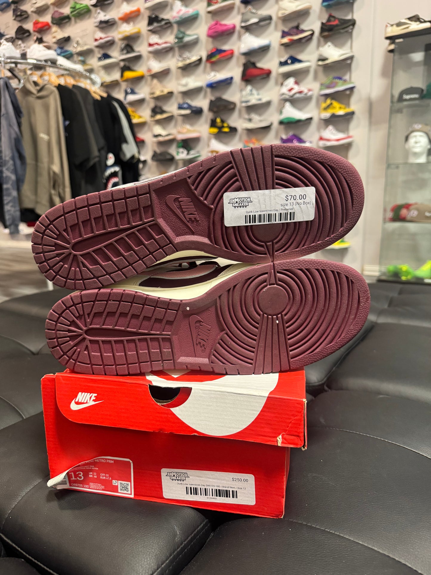 Dunk Low Valentines Day / Preowned