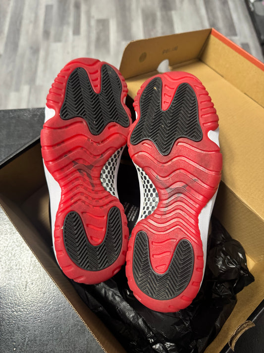Jordan 11 Bred / Preowned