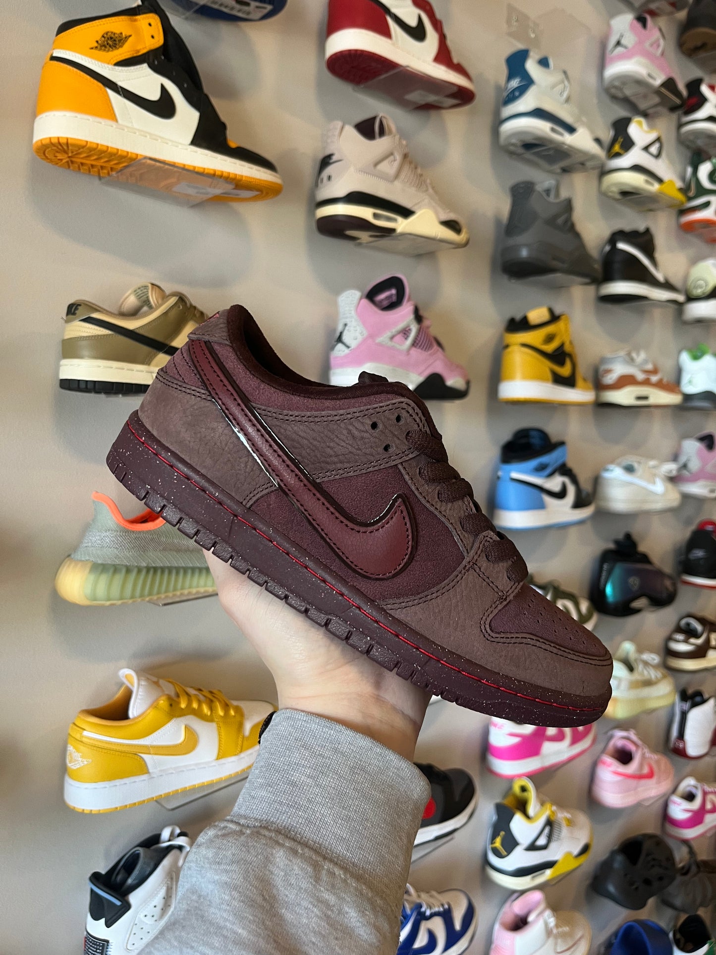 Dunk Low SB City of Love Burgundy / Brand New
