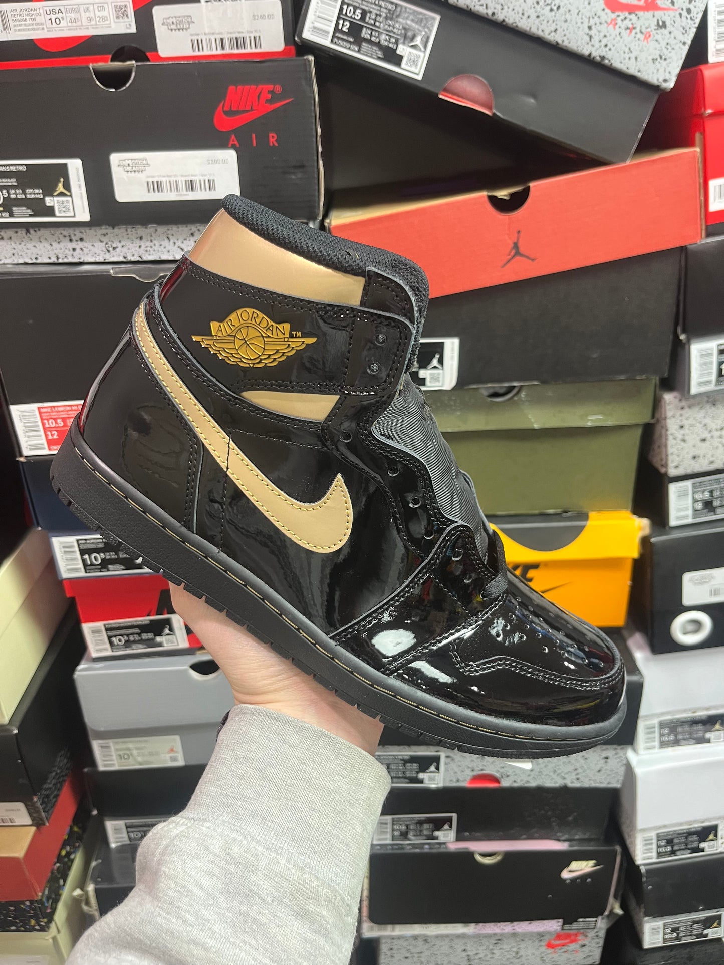 Jordan 1 Black Metallic Gold / Brand New