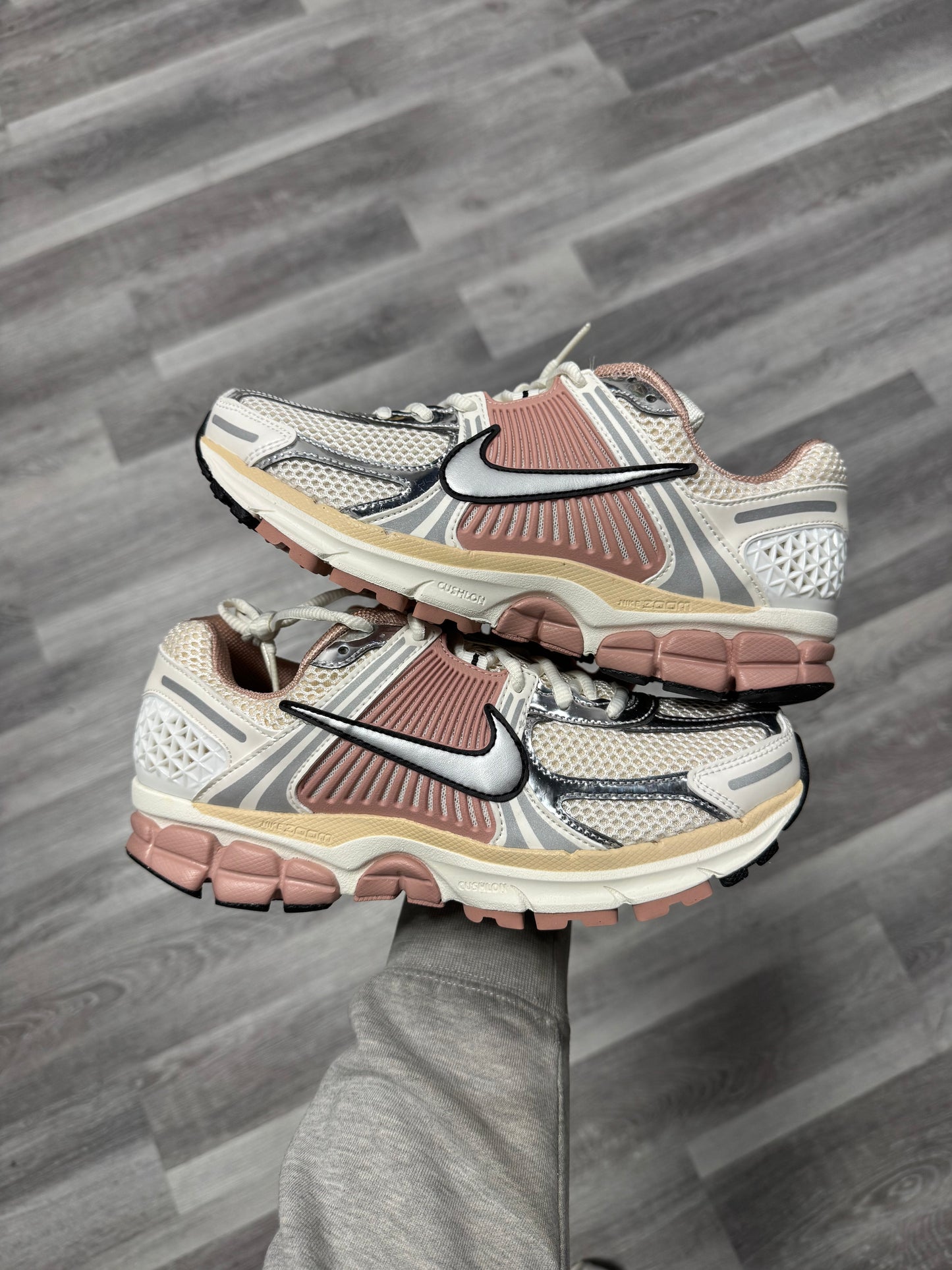 Nike Zoom Vomero 5 Sail Particle Pink / Brand New