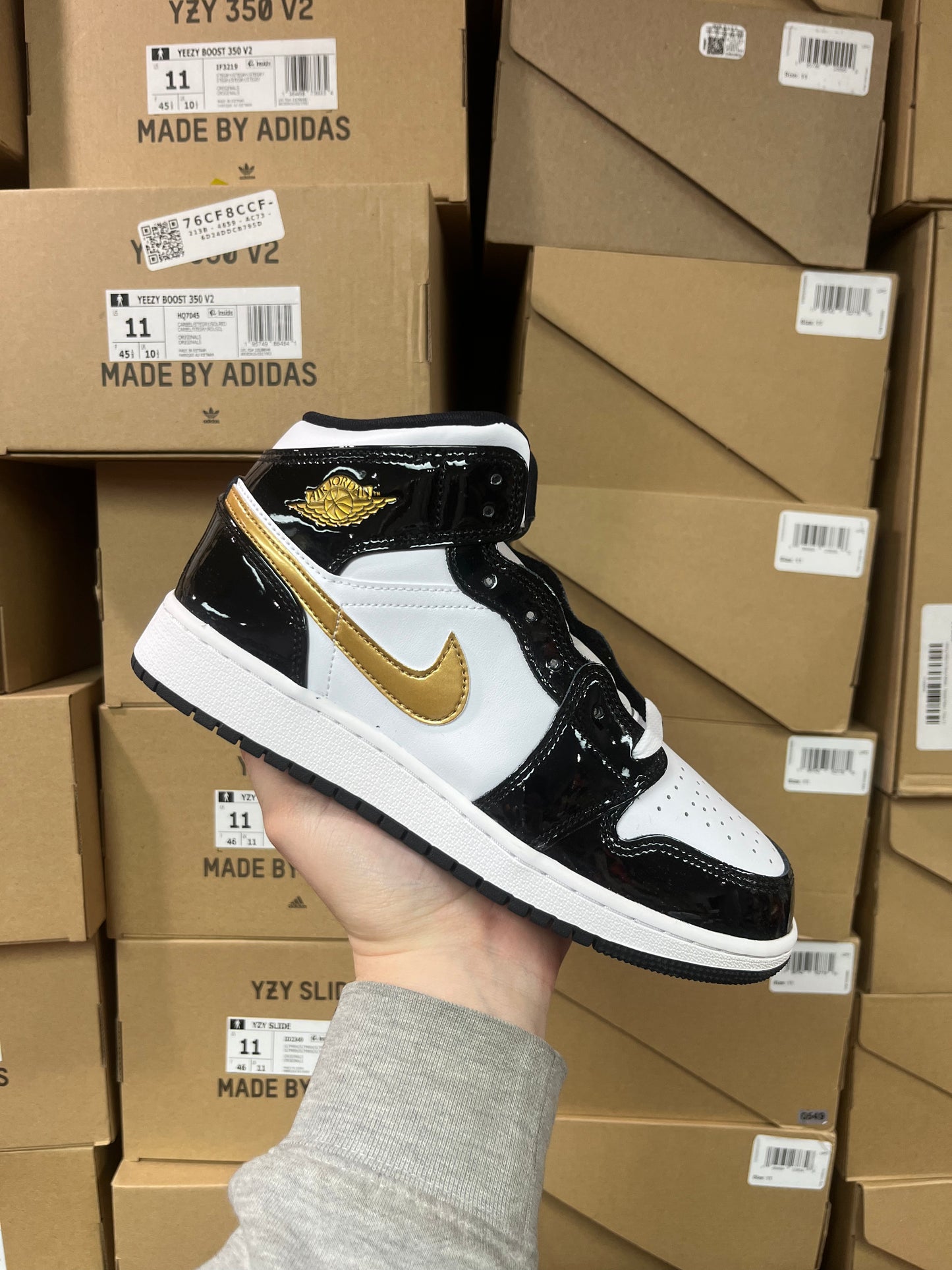 Jordan 1 Mid Patent Black Gold / Brand New