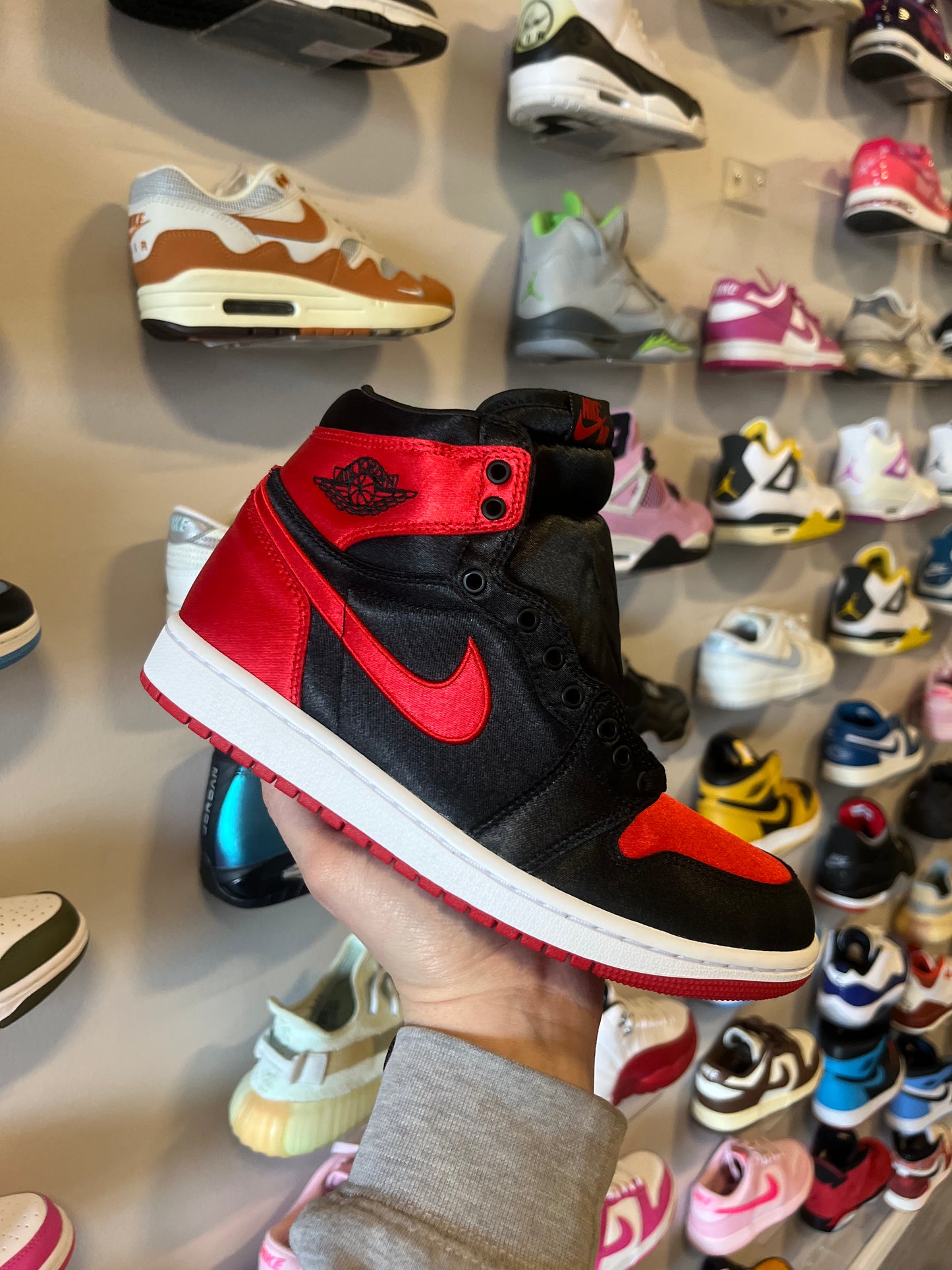 Jordan 1 Satin Bred / Brand New
