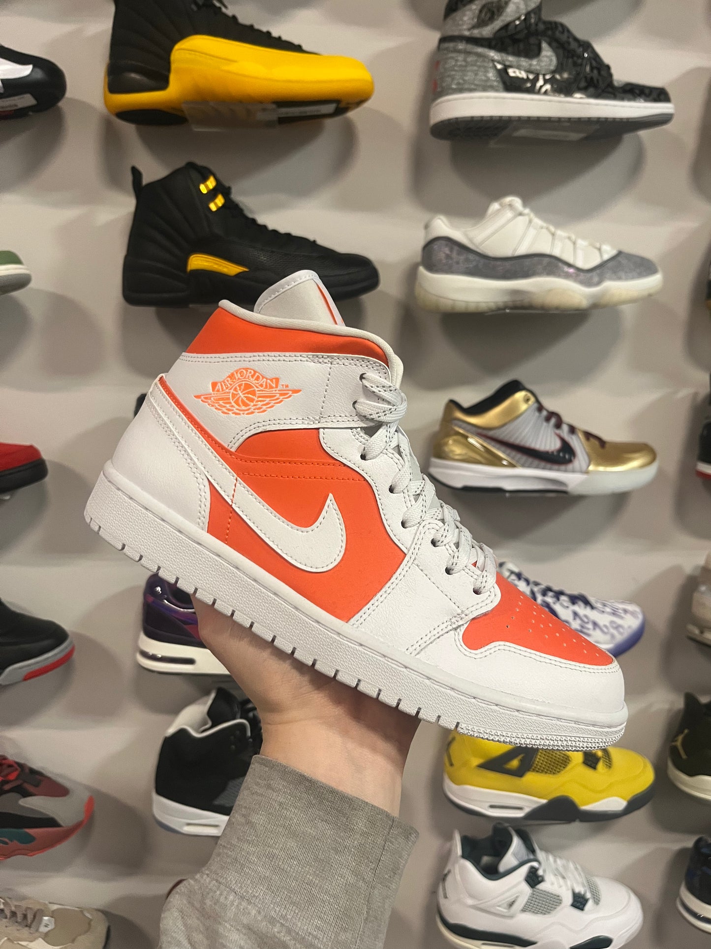Jordan 1 Mid Bright Citrus / Brand New