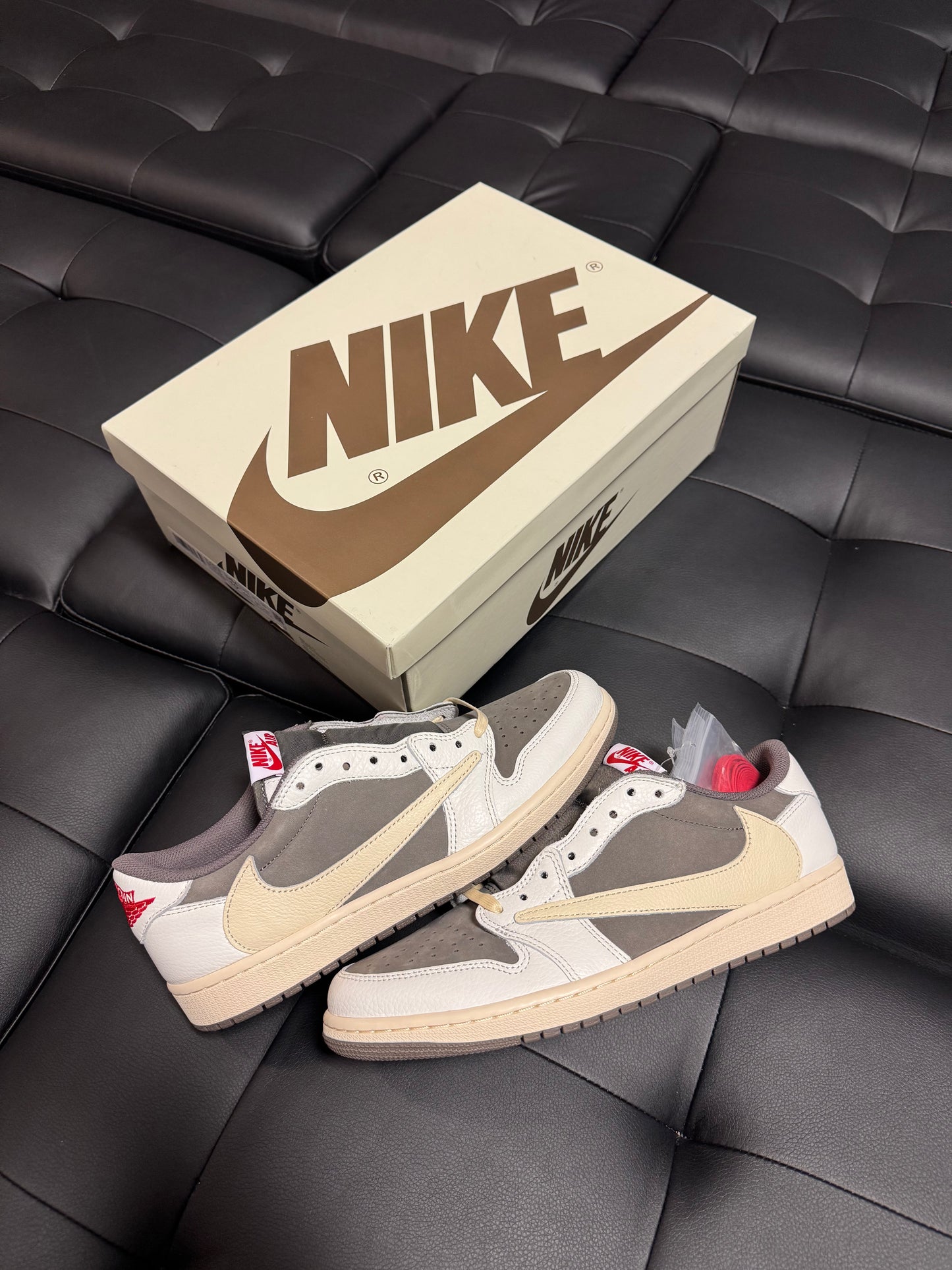 Jordan 1 Low Travis Scott Reverse Mocha / Brand New