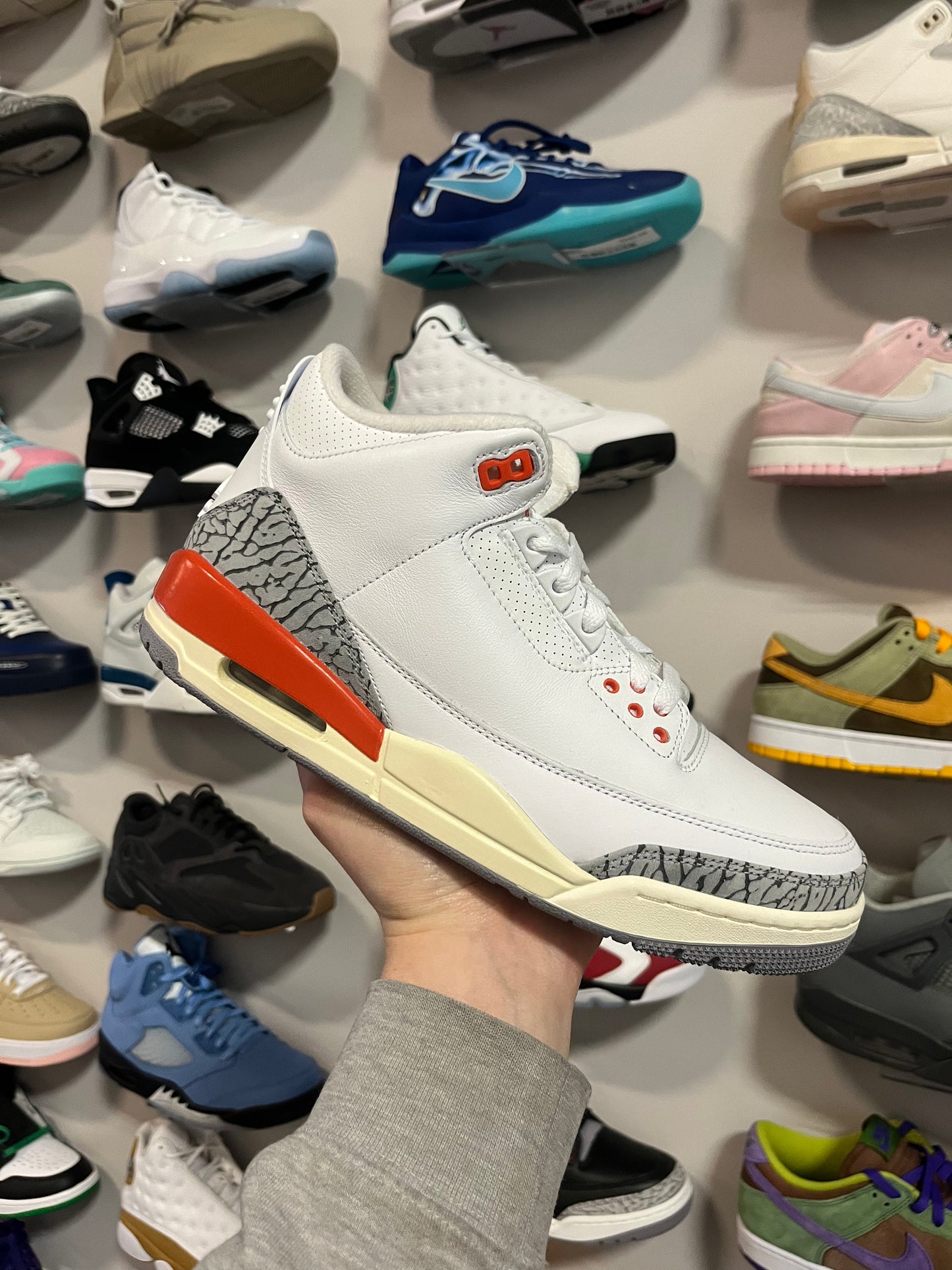 Jordan 3 Georgia Peach / Brand New
