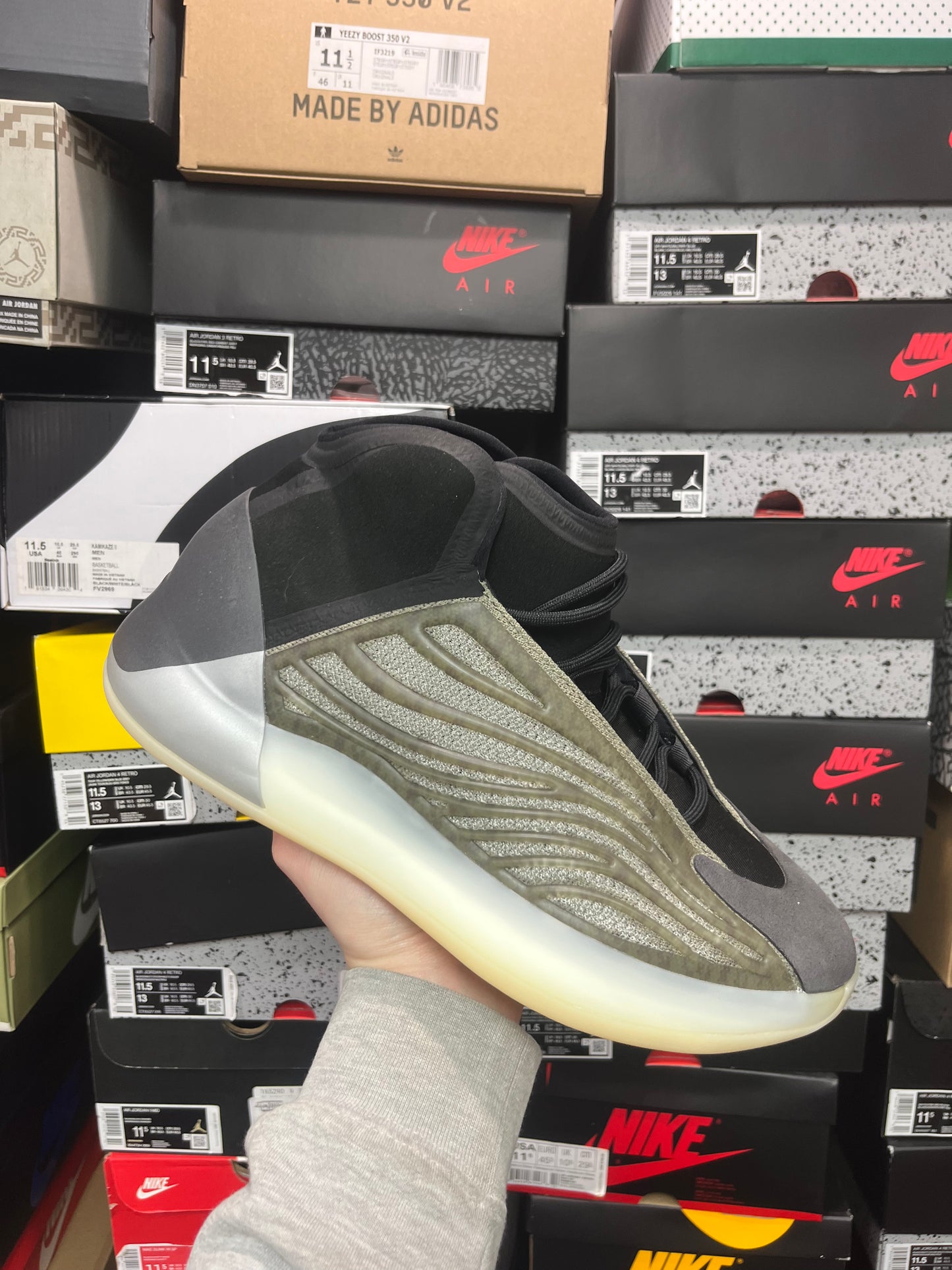 Yeezy Quantum Barium / Brand New