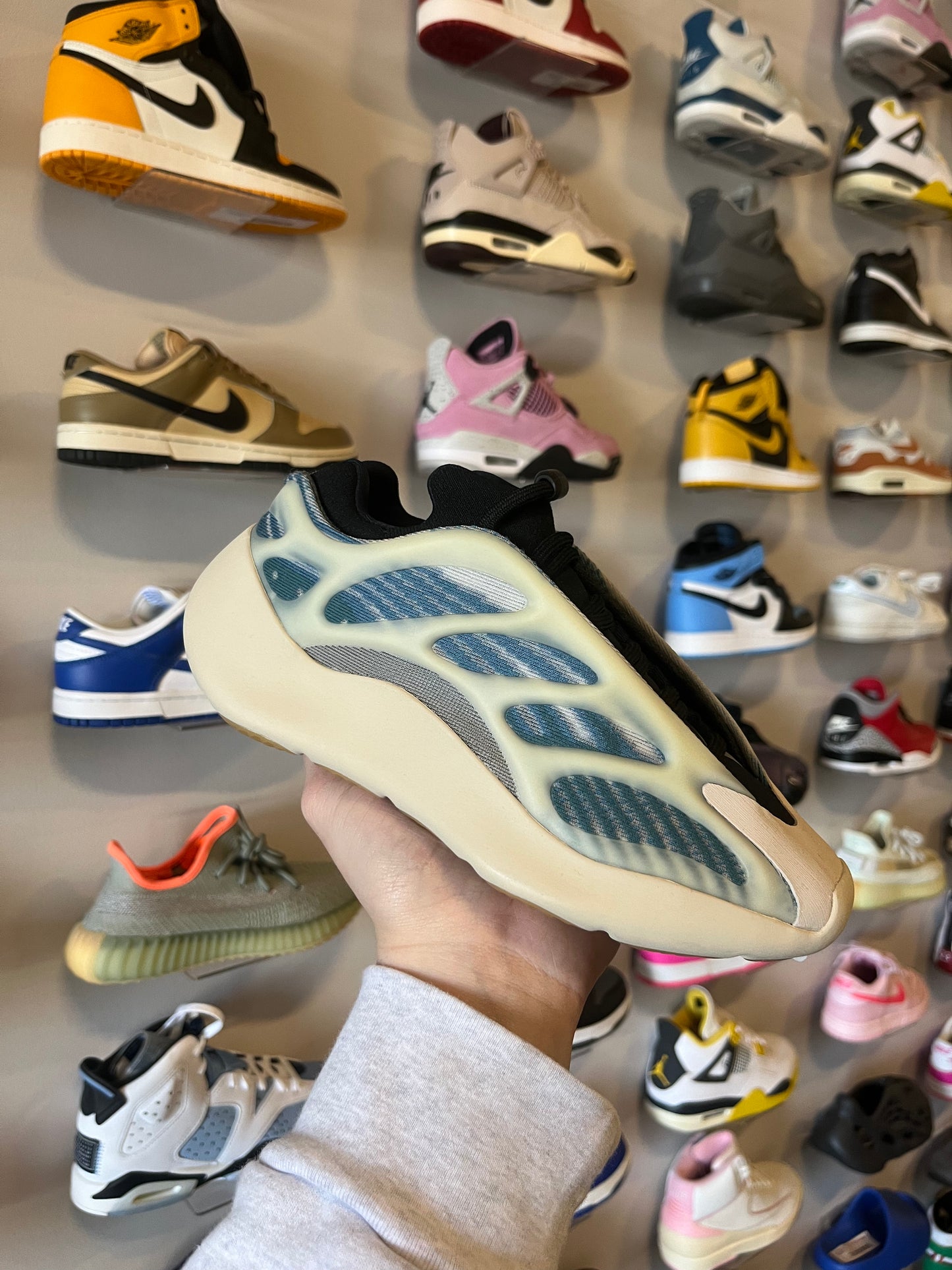 Yeezy 700 Kyanite / Brand New