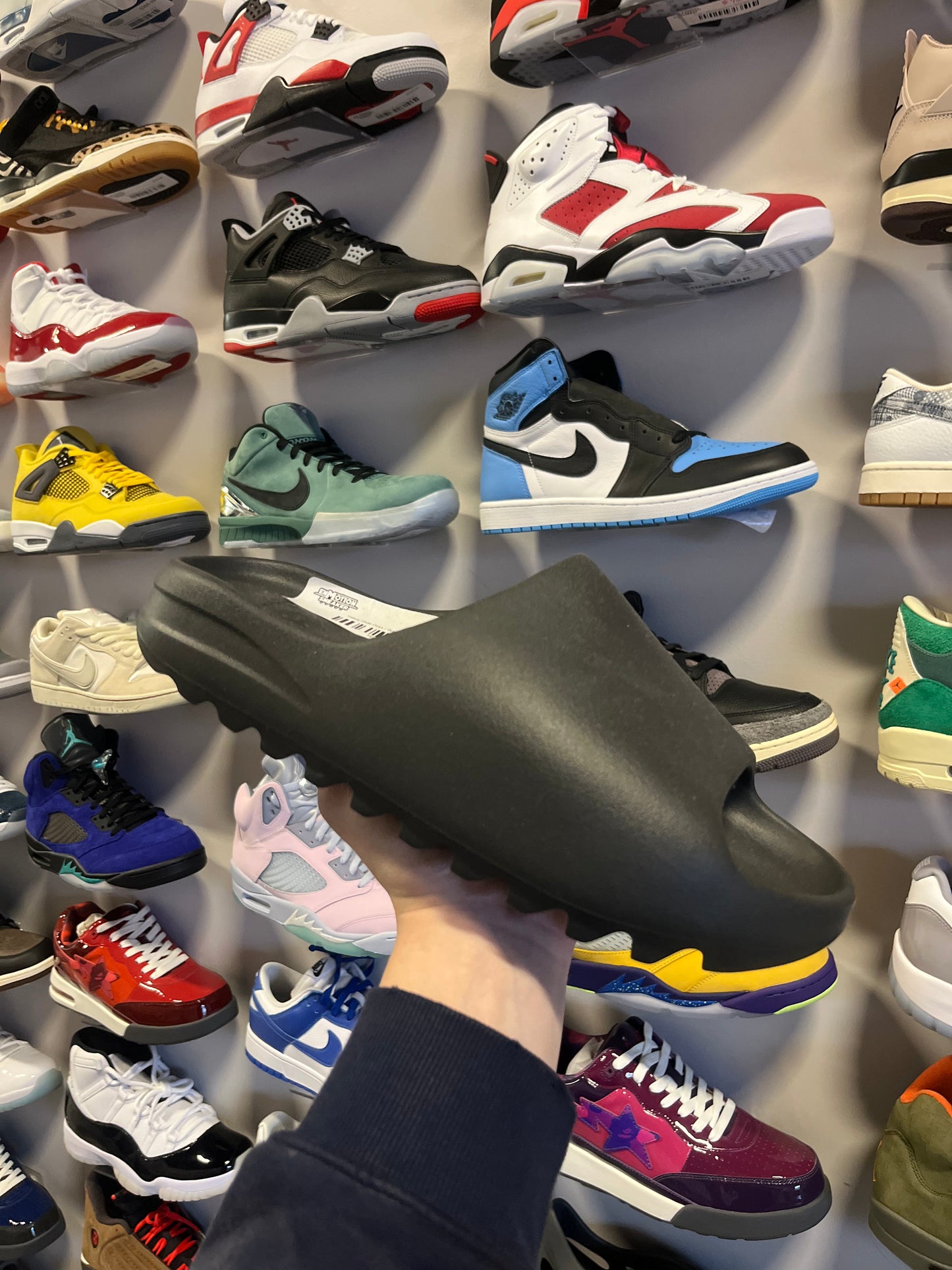 Yeezy Slide Onyx / Brand New