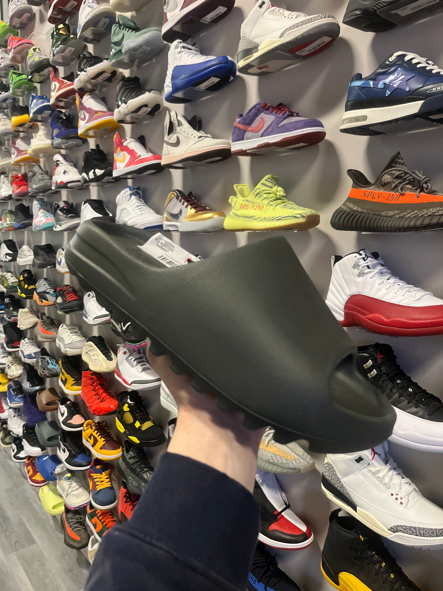 Yeezy Slide Dark Onyx / Brand New