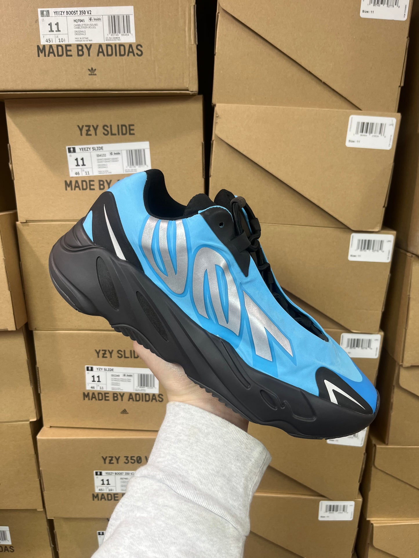 Yeezy 700 MNVN Bright Cyan / Brand New